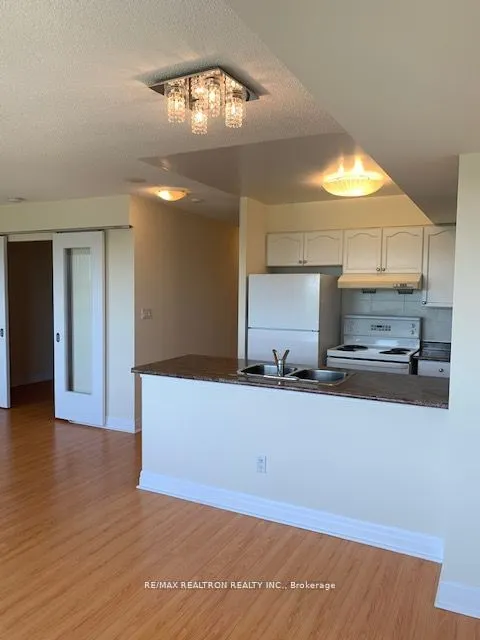 188 Doris Avenue, #910