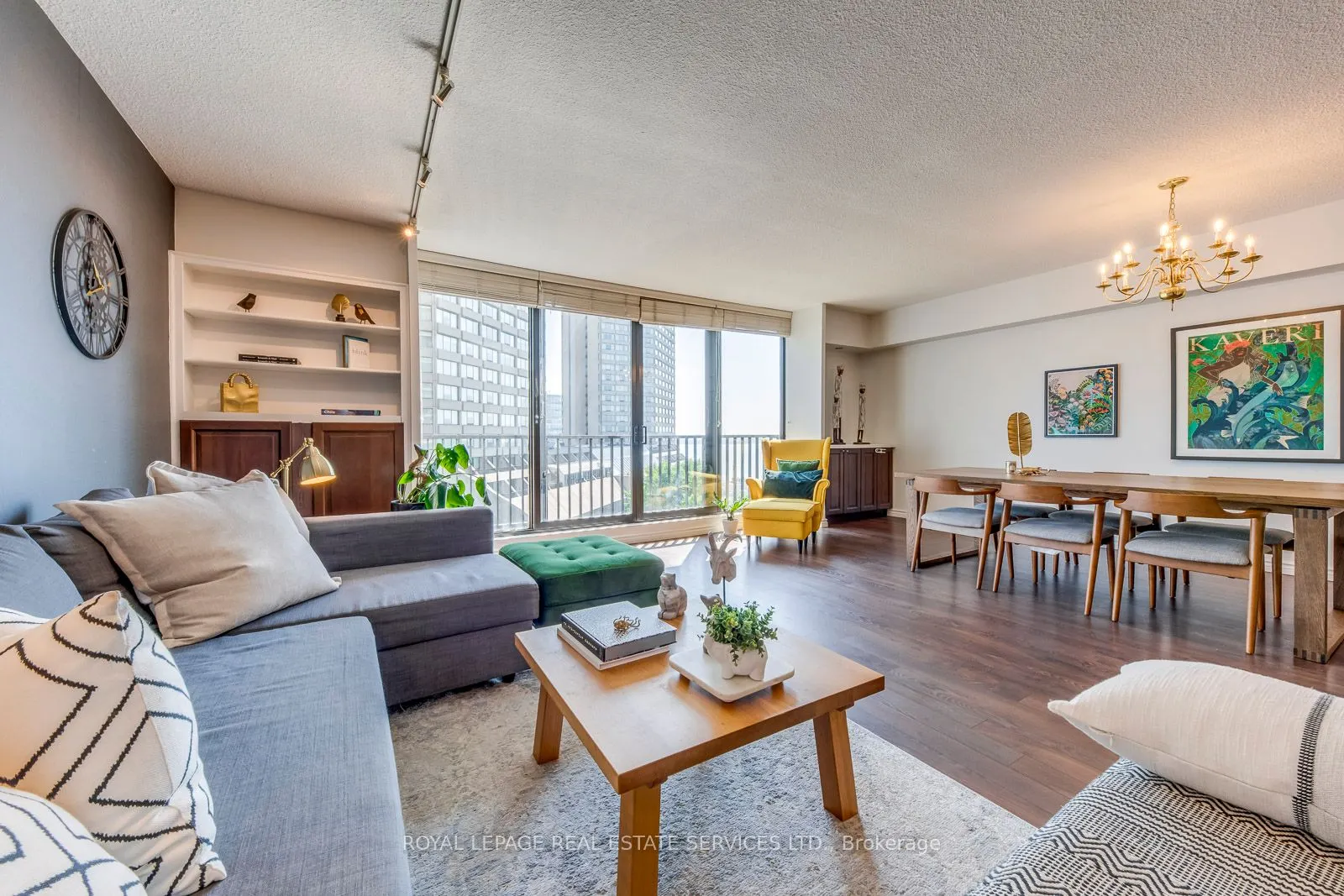 33 Harbour Square, #1032