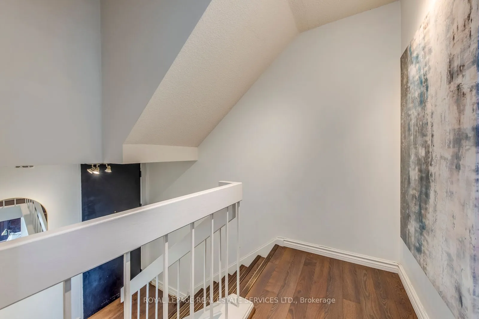33 Harbour Square, #1032
