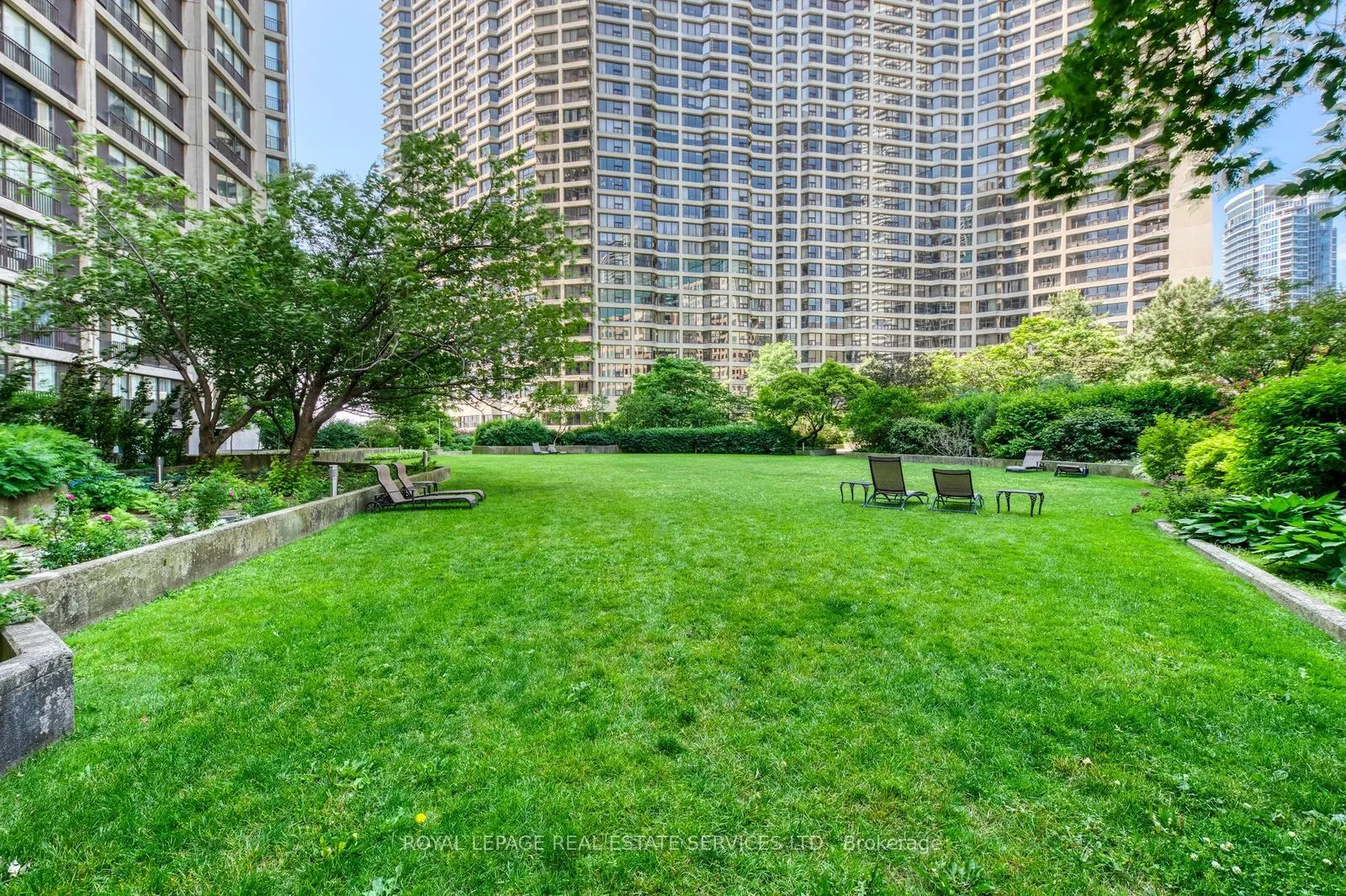33 Harbour Square, #1032