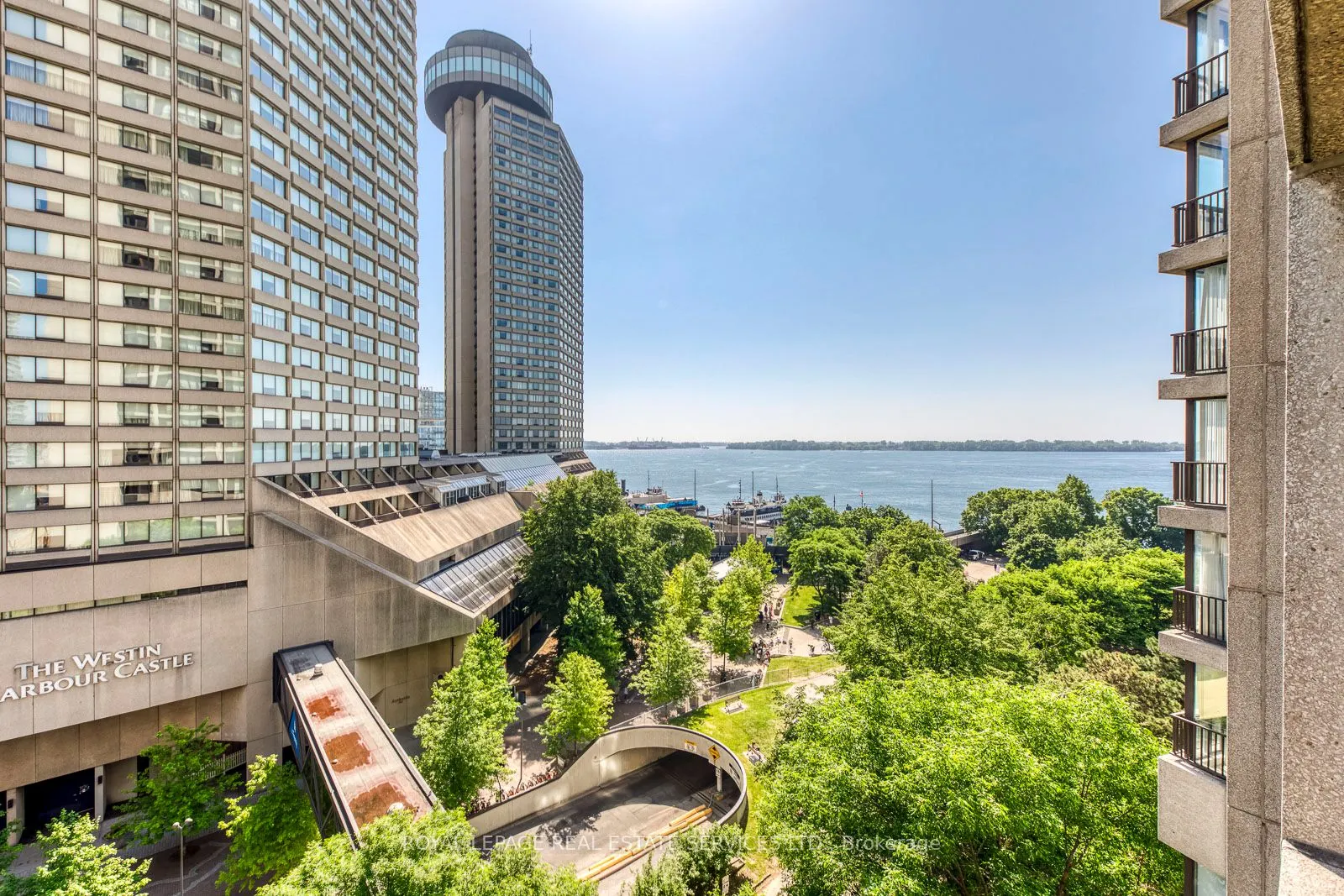 33 Harbour Square, #1032