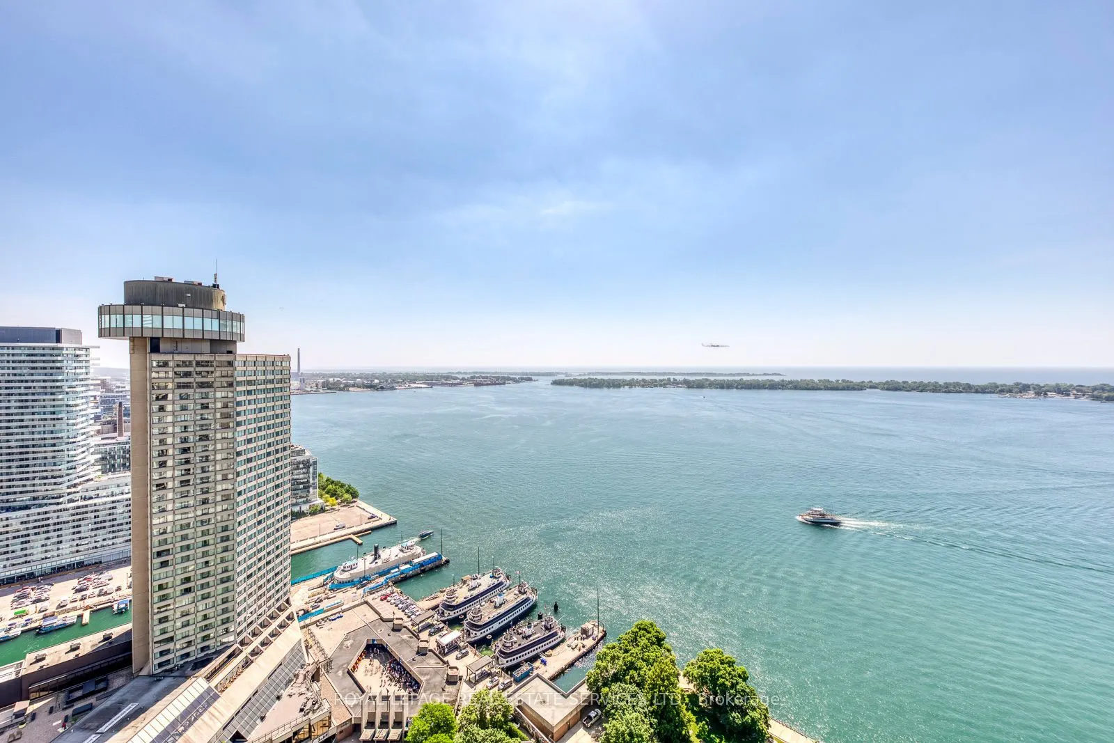 33 Harbour Square, #1032