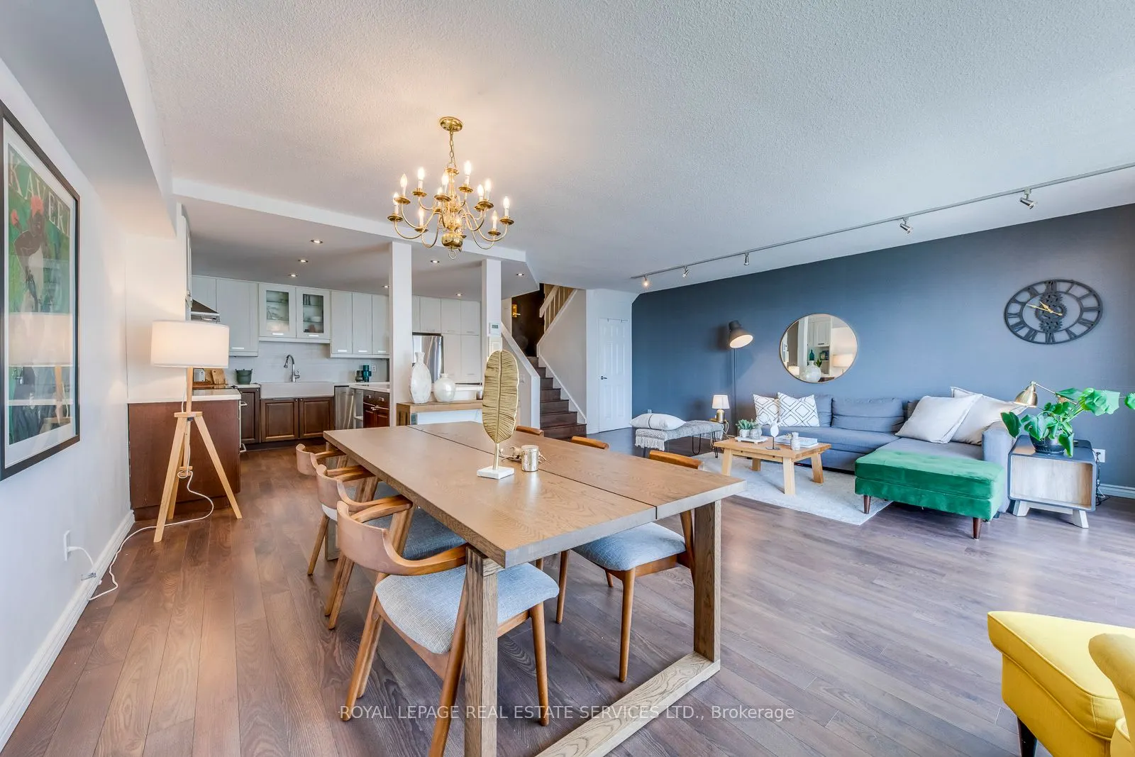 33 Harbour Square, #1032