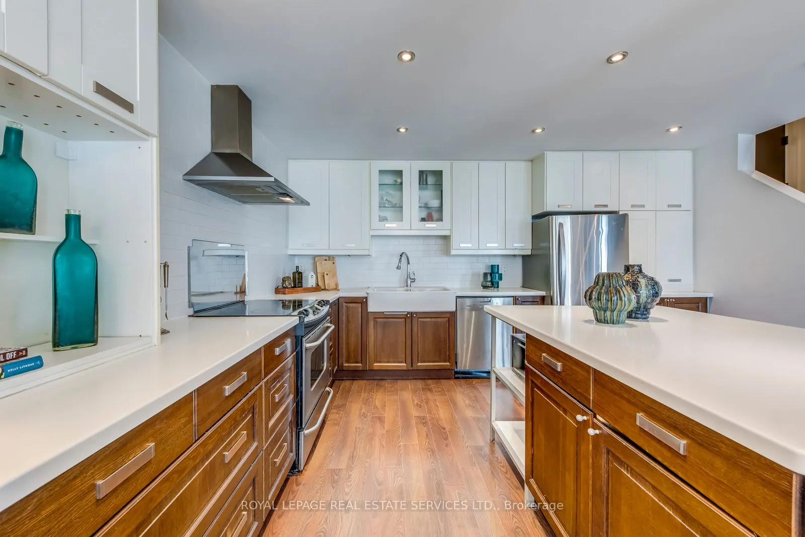 33 Harbour Square, #1032