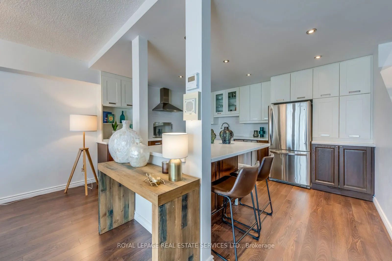 33 Harbour Square, #1032