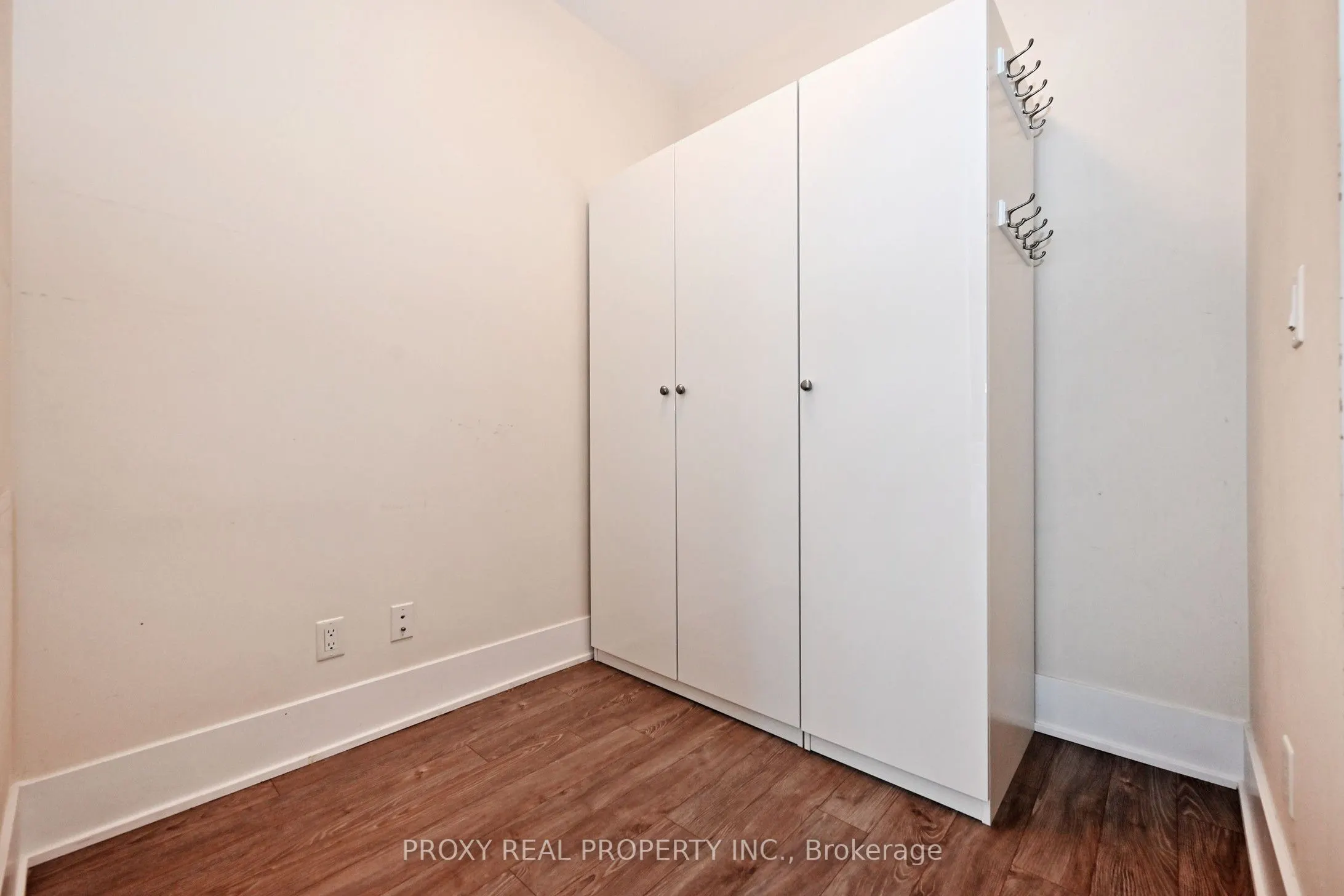 300 Front Street W, #1407