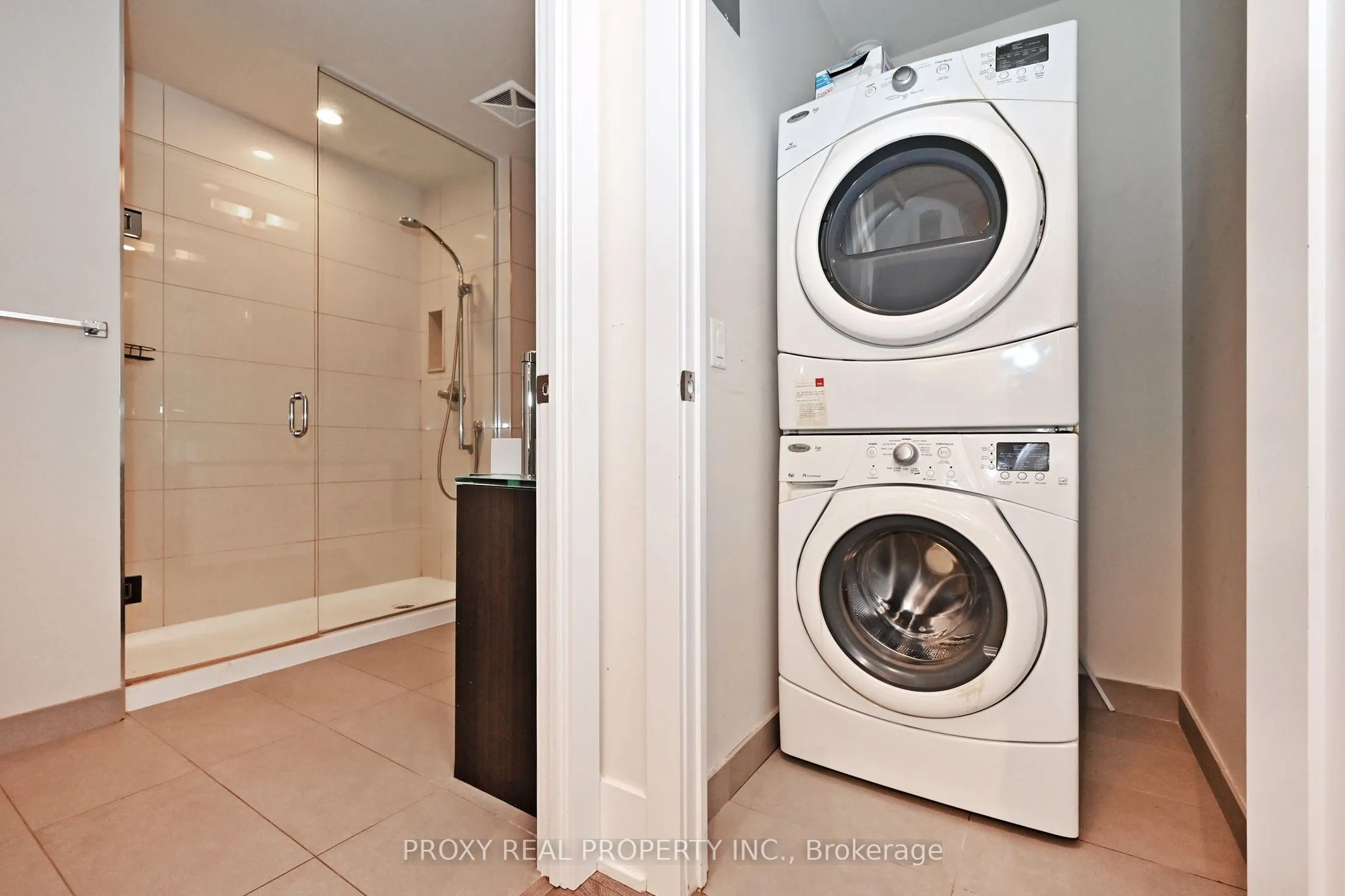 300 Front Street W, #1407
