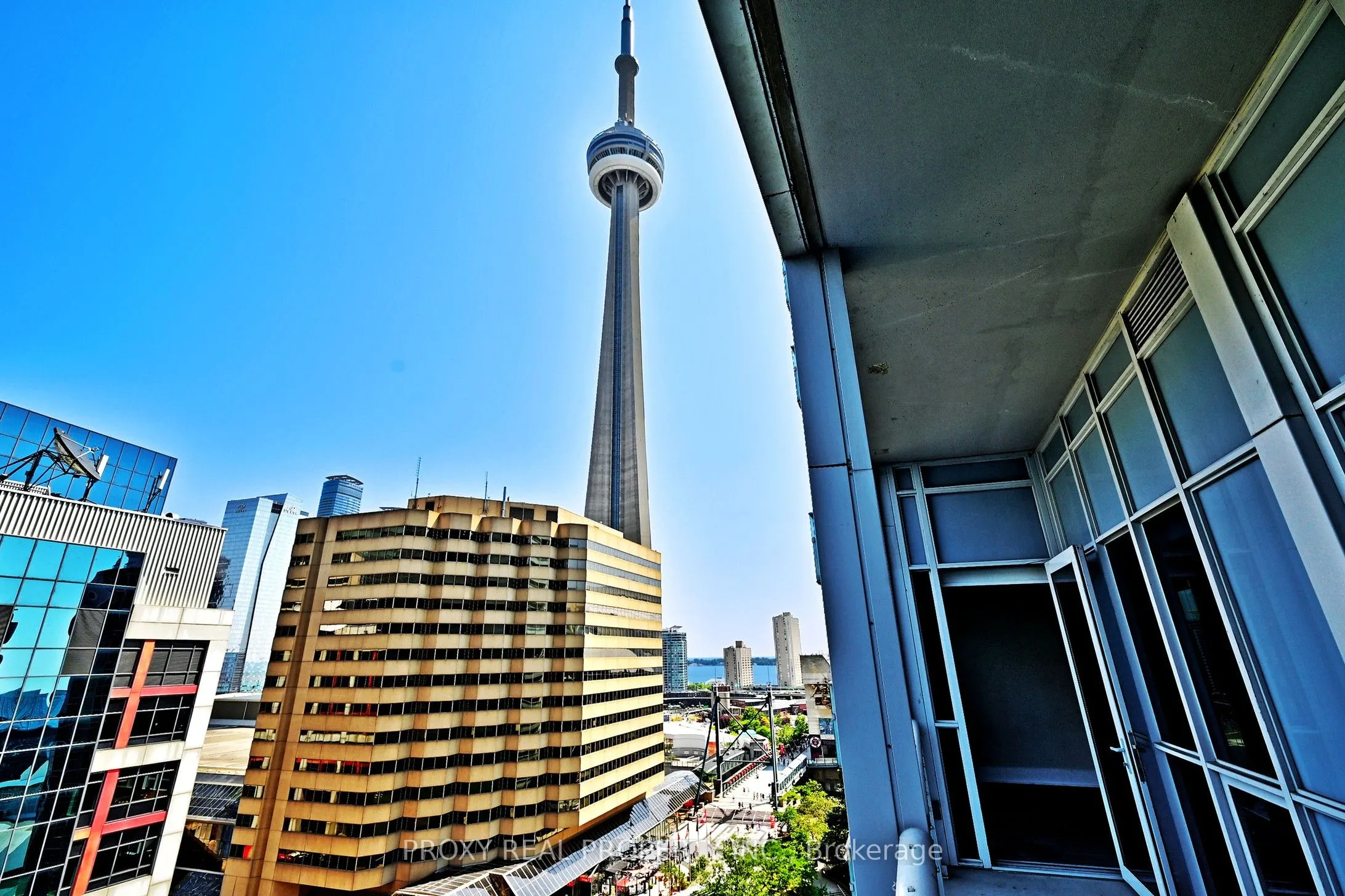 300 Front Street W, #1407