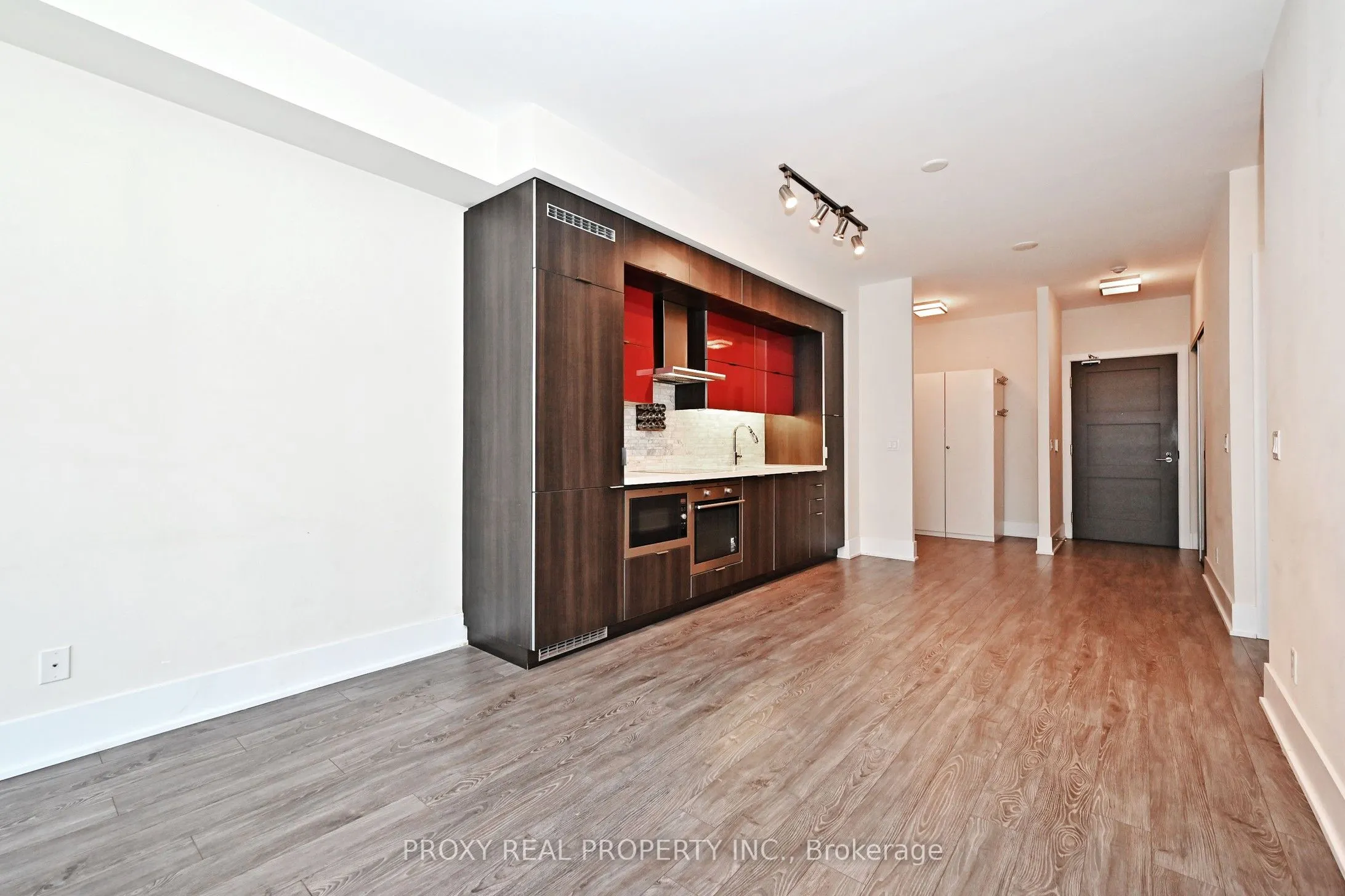300 Front Street W, #1407