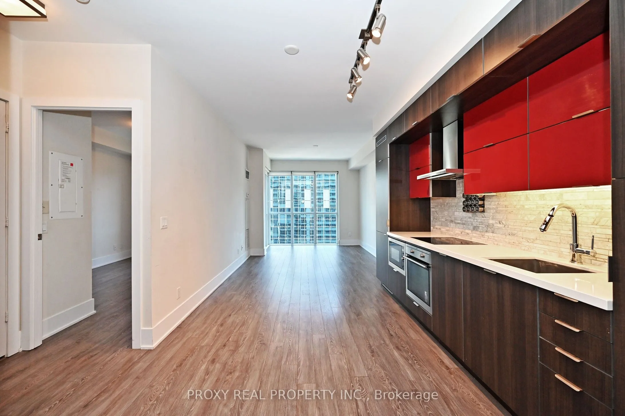 300 Front Street W, #1407