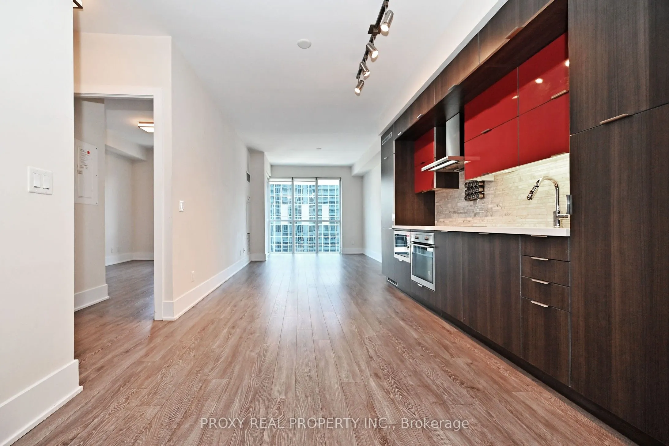 300 Front Street W, #1407