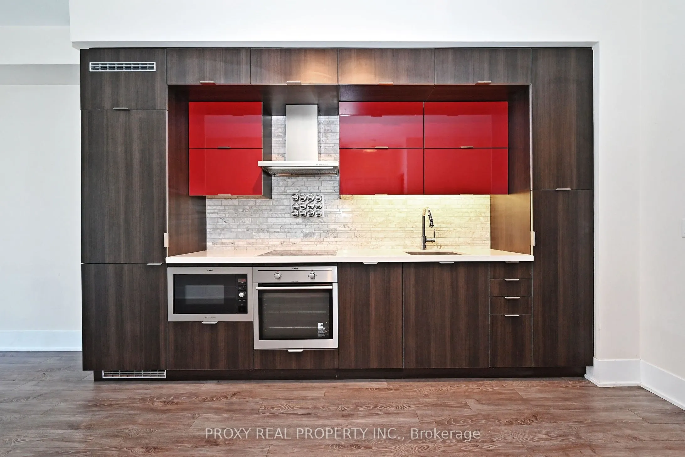 300 Front Street W, #1407
