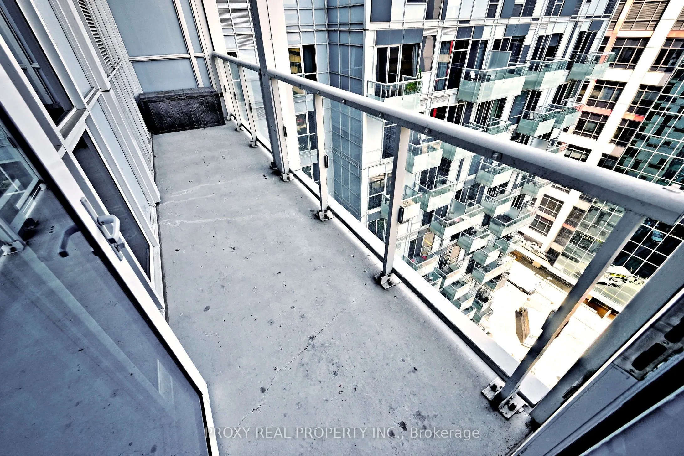300 Front Street W, #1407