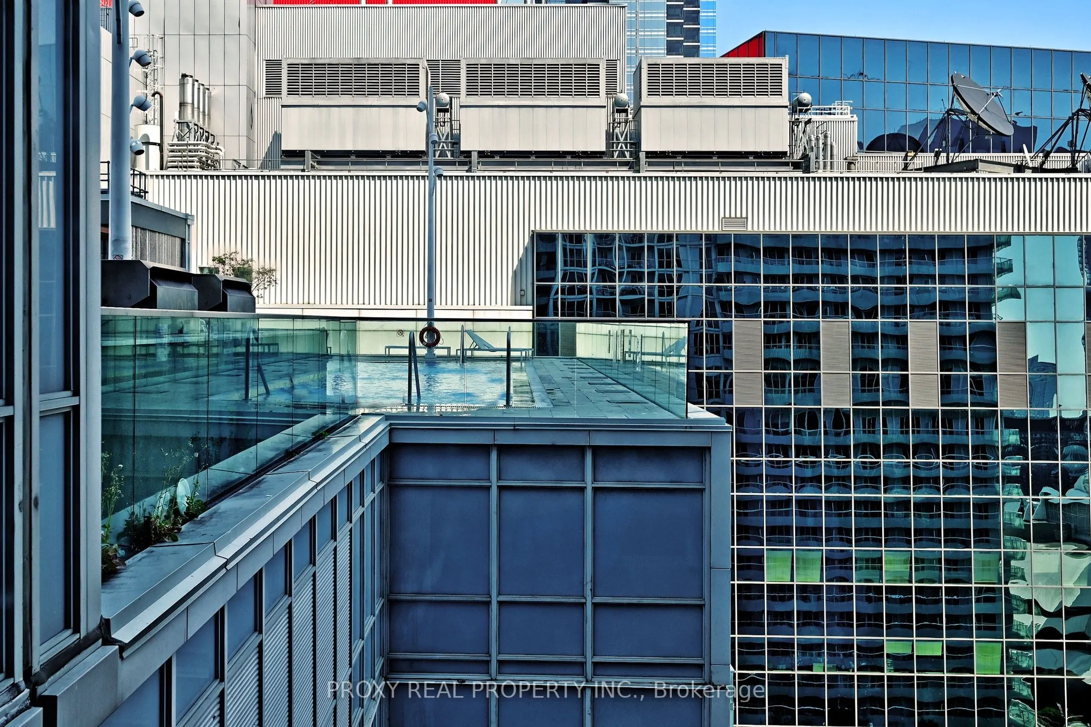 300 Front Street W, #1407