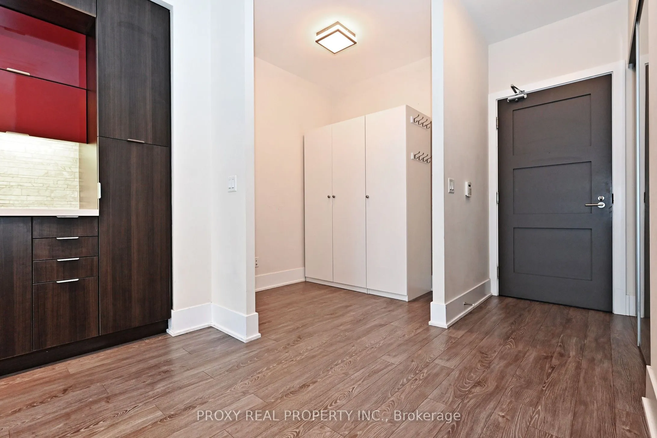 300 Front Street W, #1407
