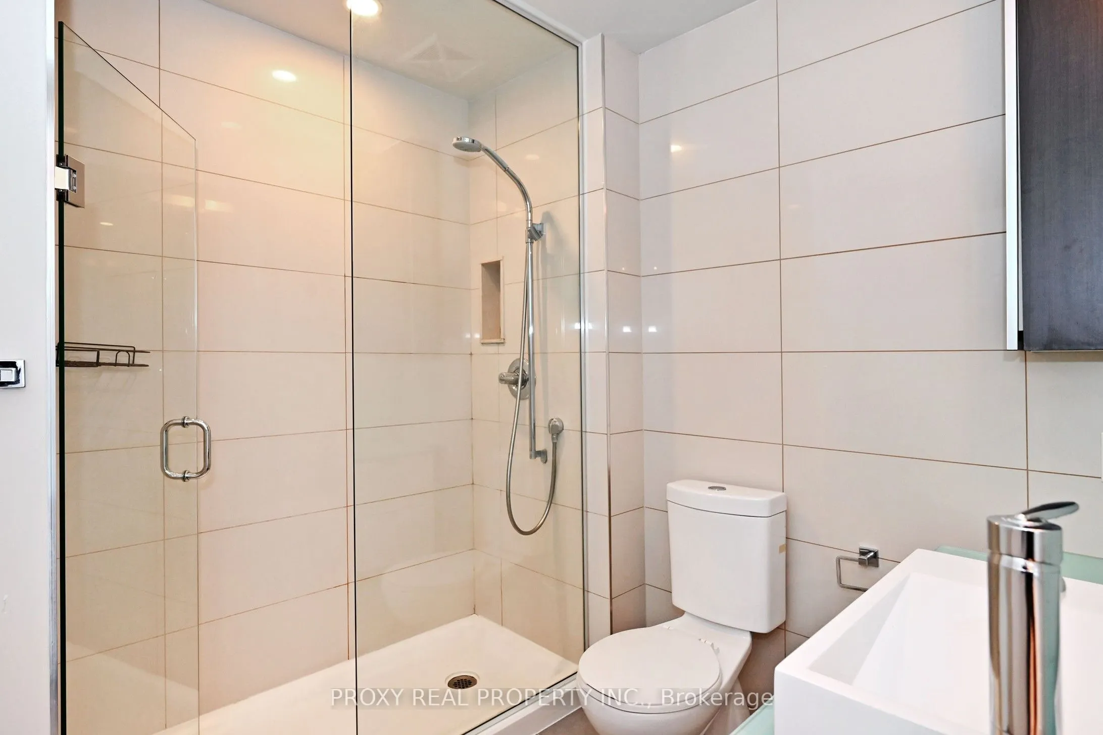 300 Front Street W, #1407