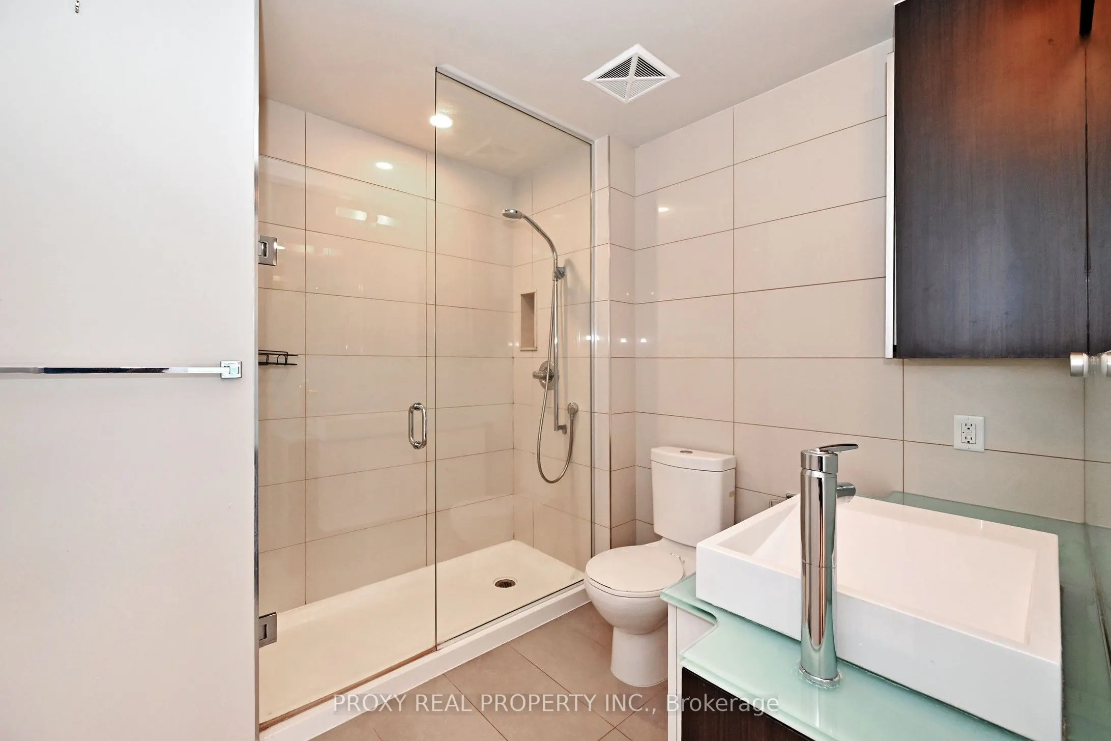 300 Front Street W, #1407