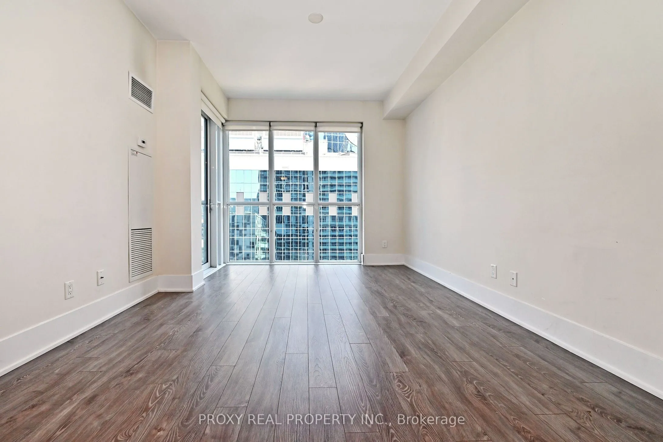 300 Front Street W, #1407