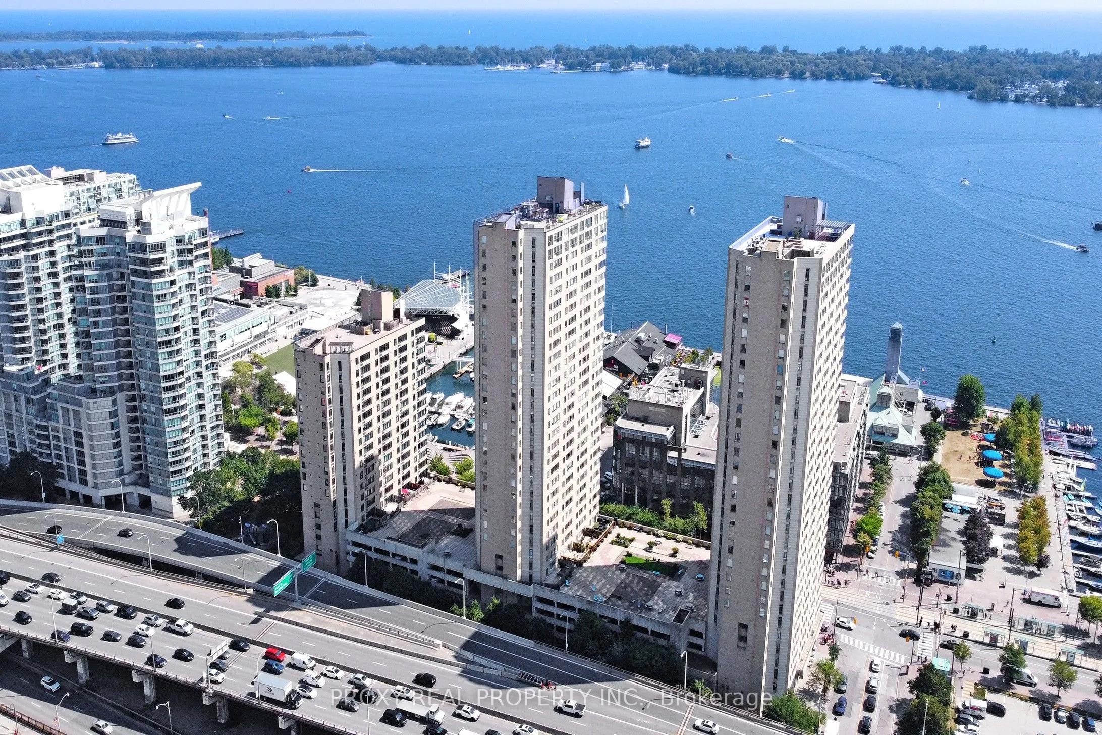 300 Front Street W, #1407