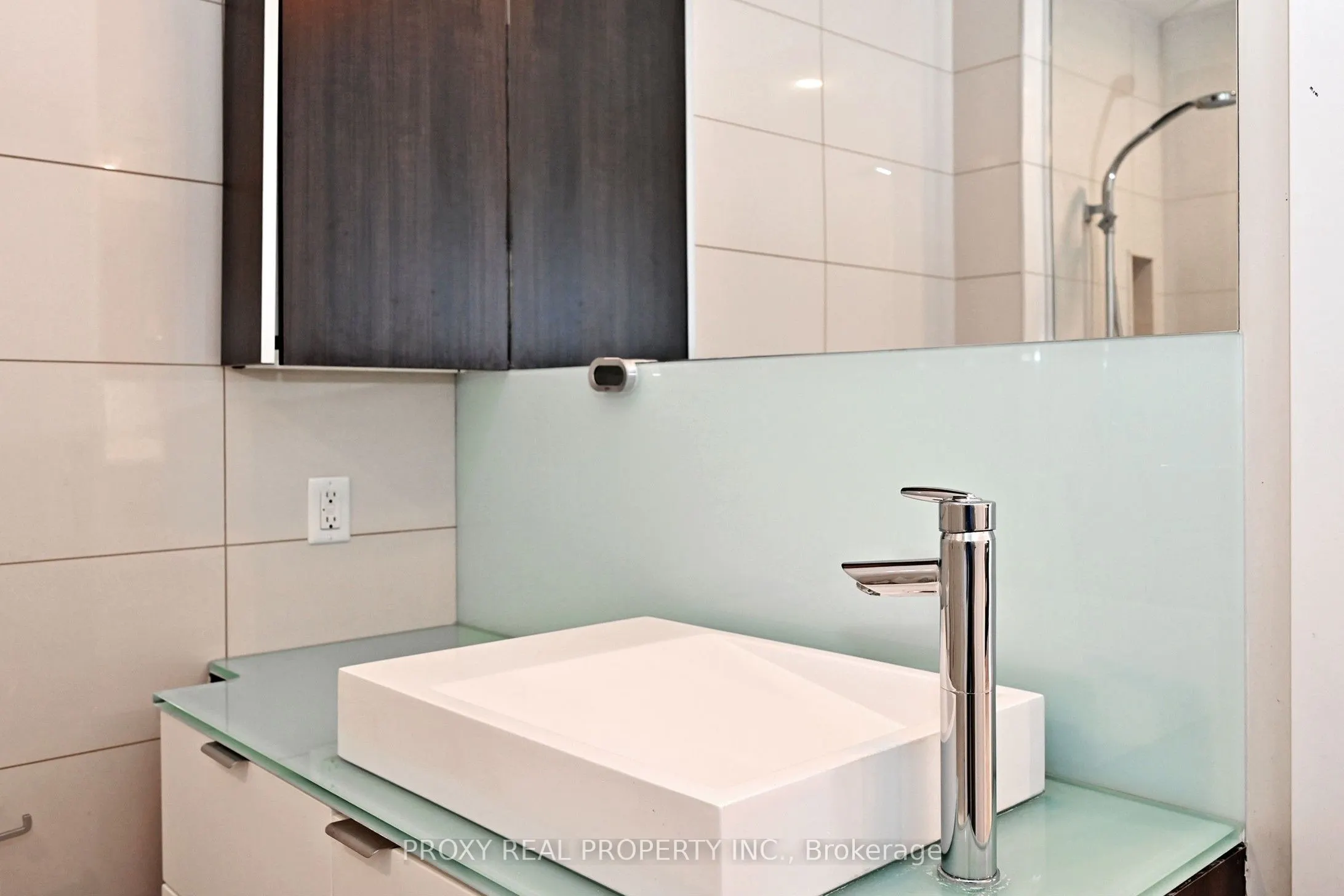 300 Front Street W, #1407