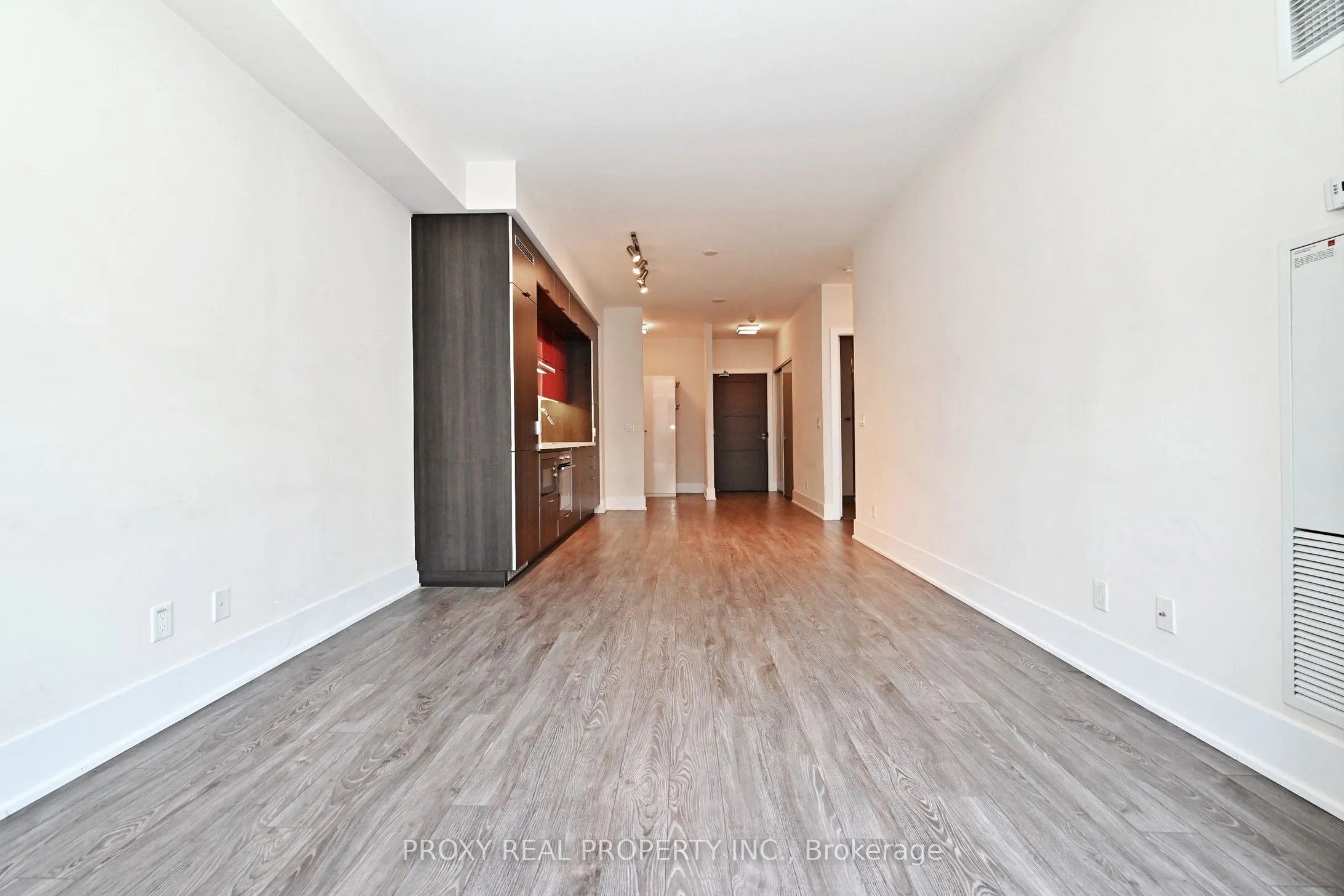 300 Front Street W, #1407