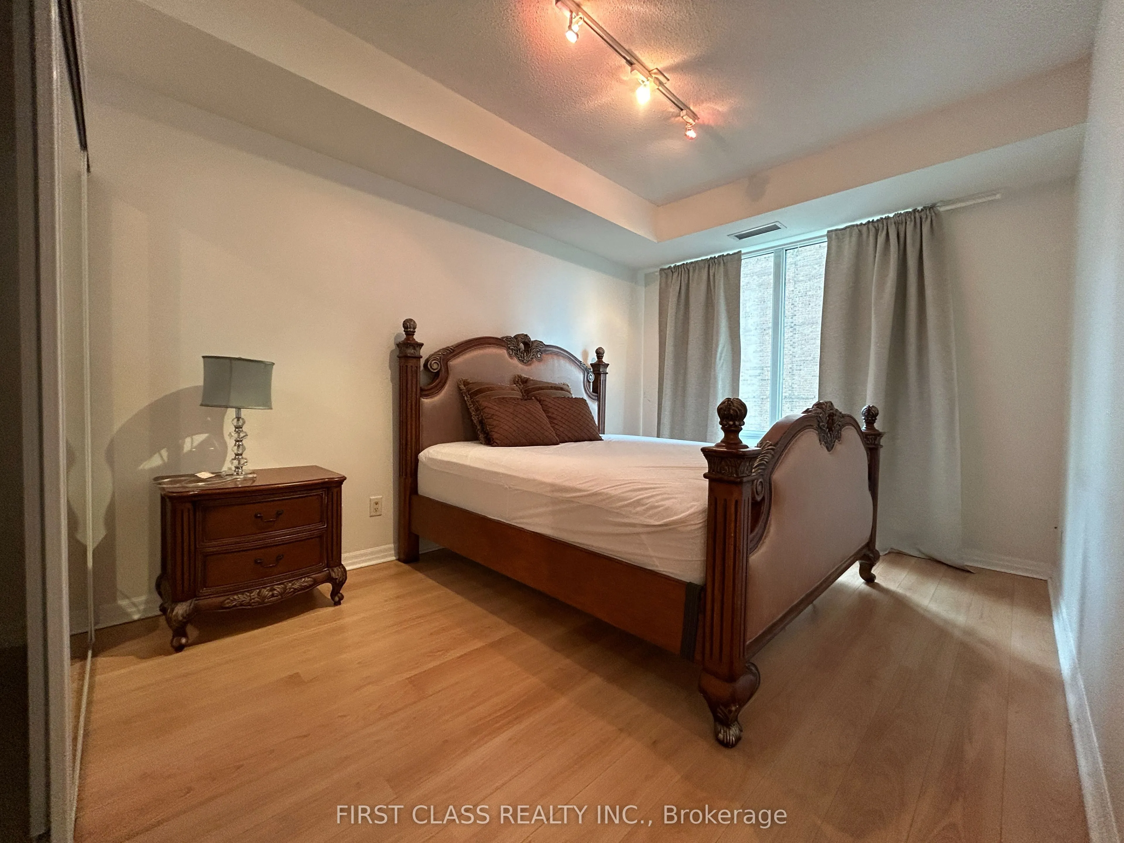 300 Bloor Street E, #2109