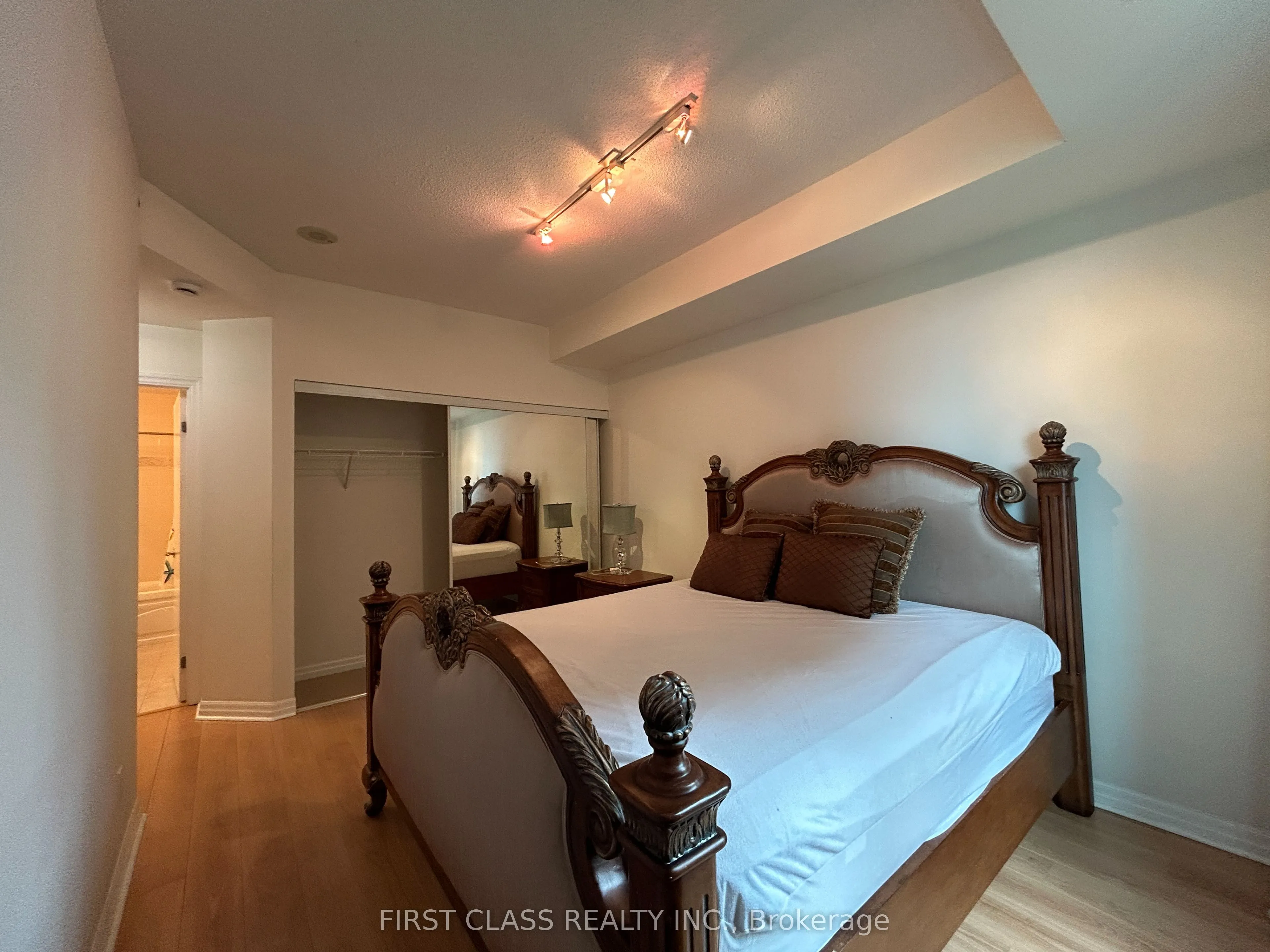 300 Bloor Street E, #2109