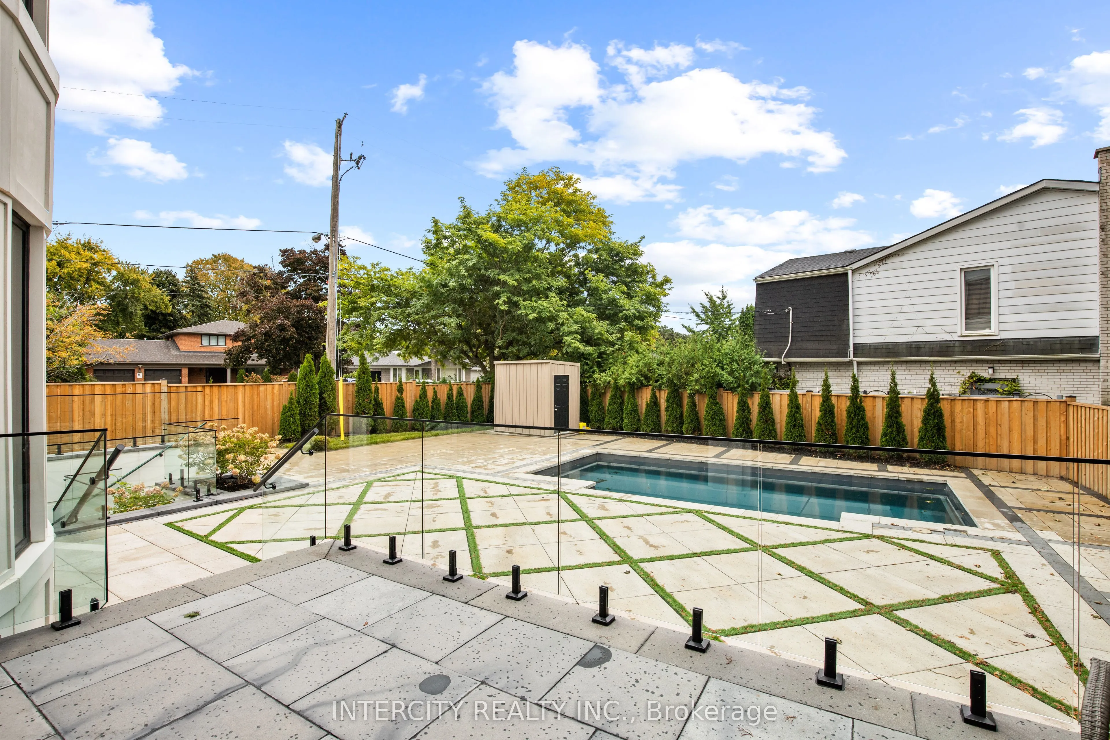 1 Silvergrove Road