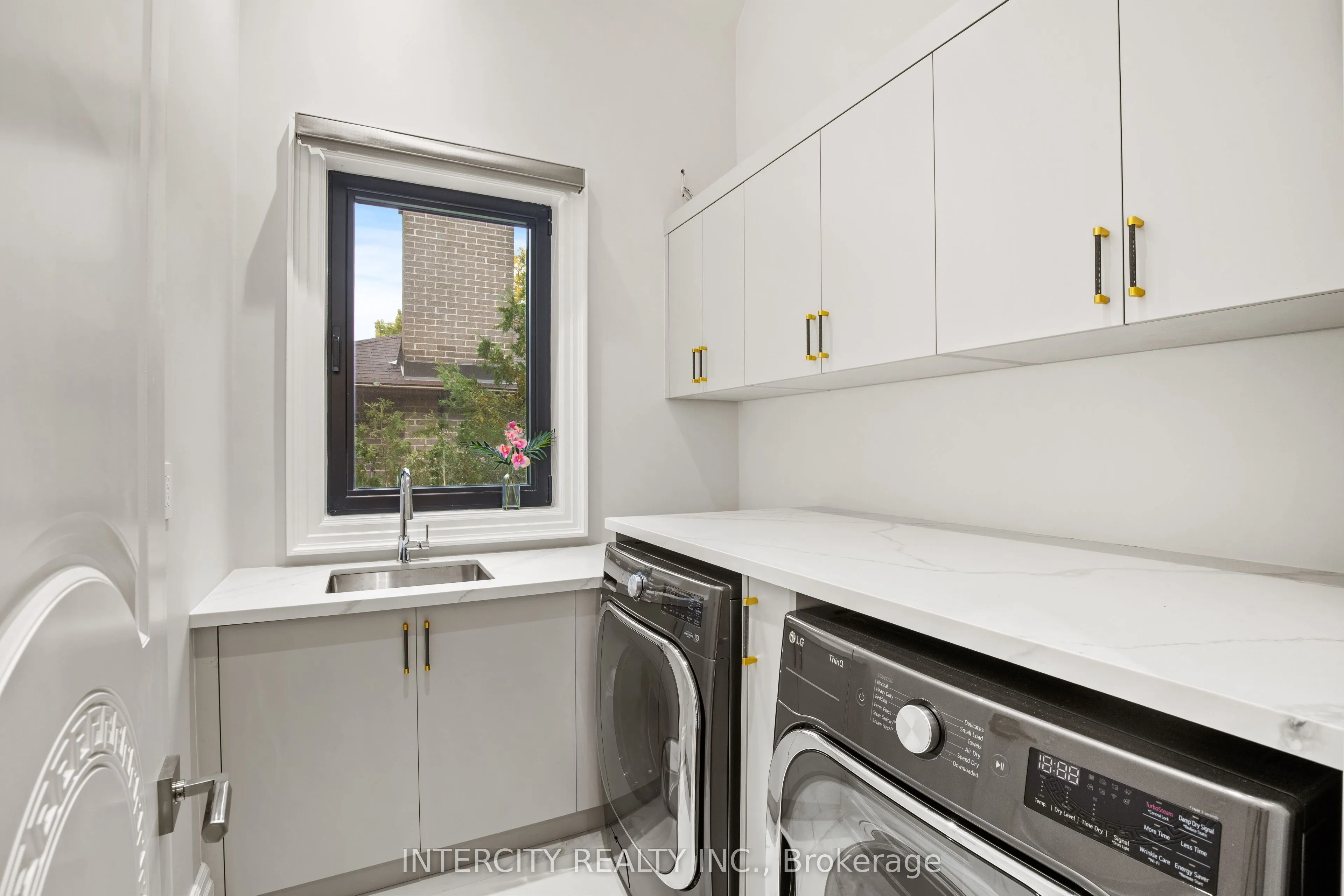 1 Silvergrove Road