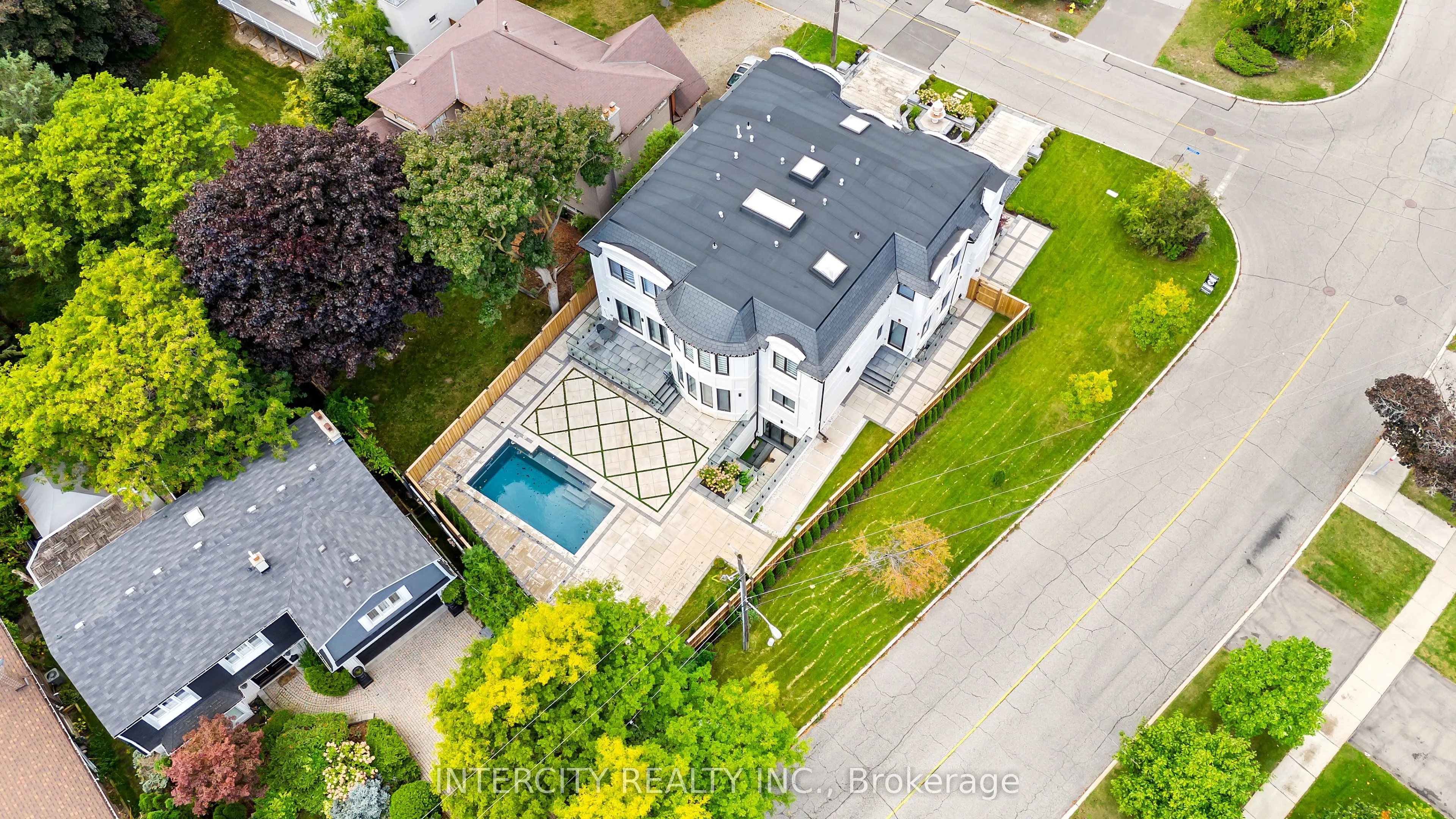 1 Silvergrove Road