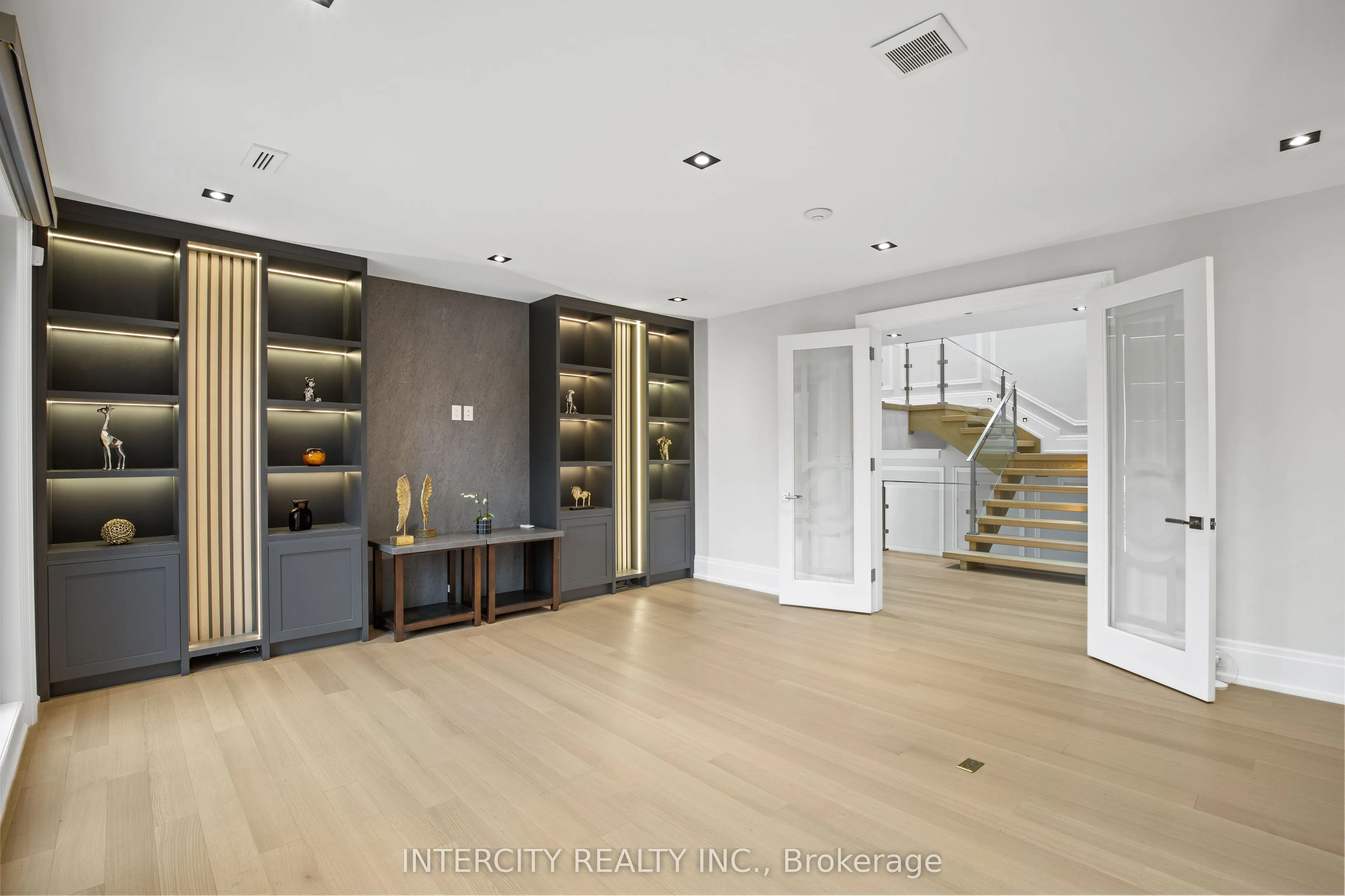1 Silvergrove Road