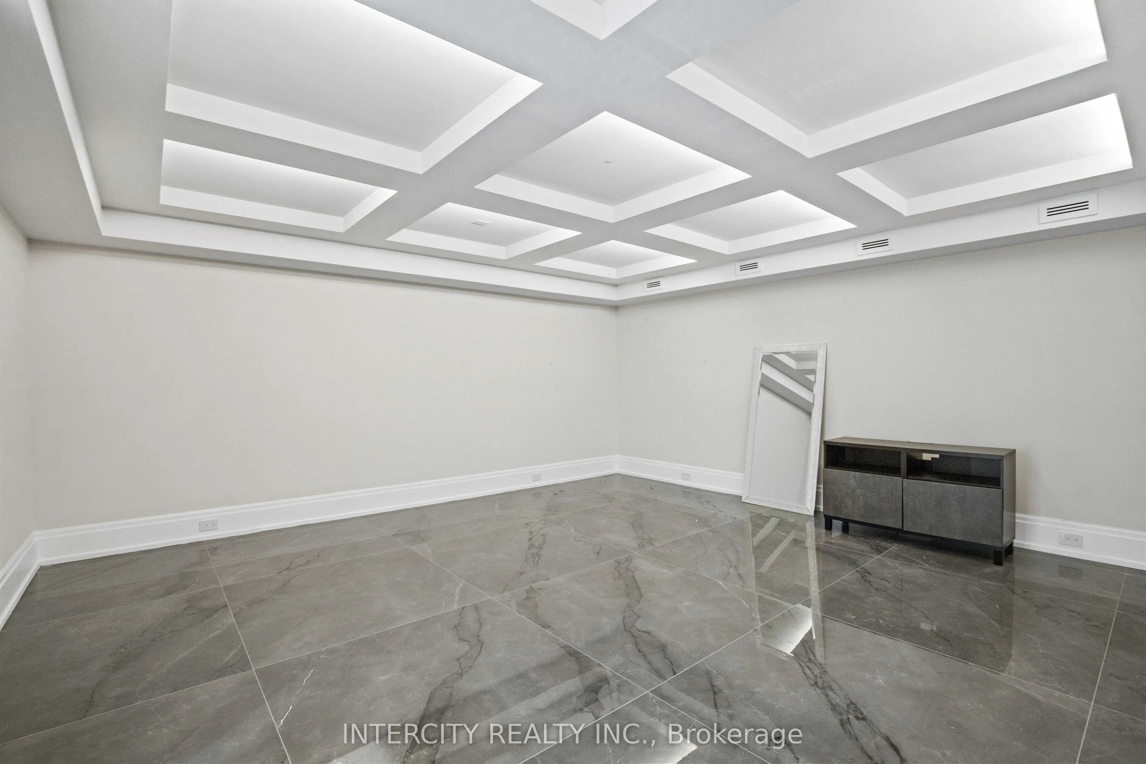 1 Silvergrove Road