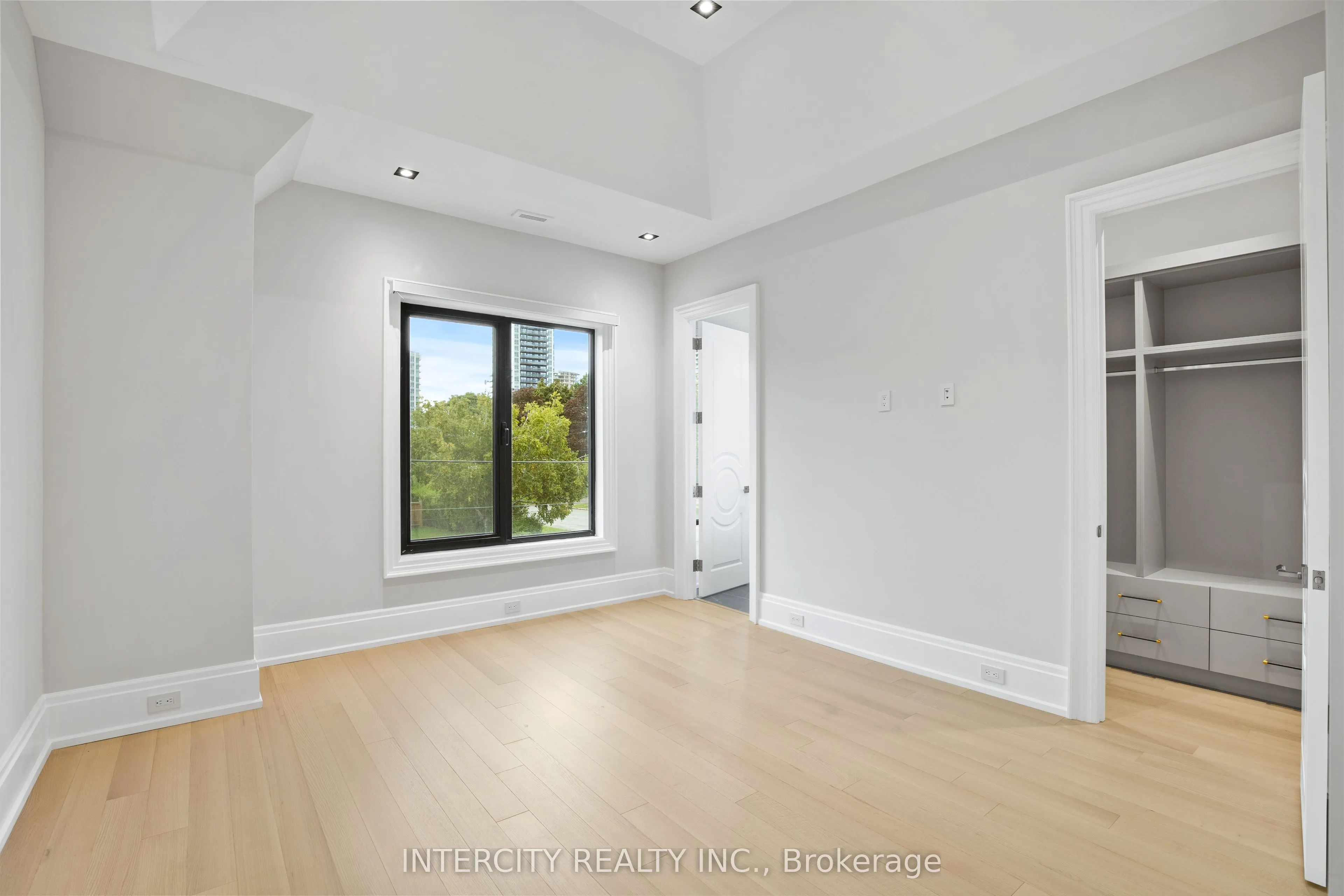 1 Silvergrove Road