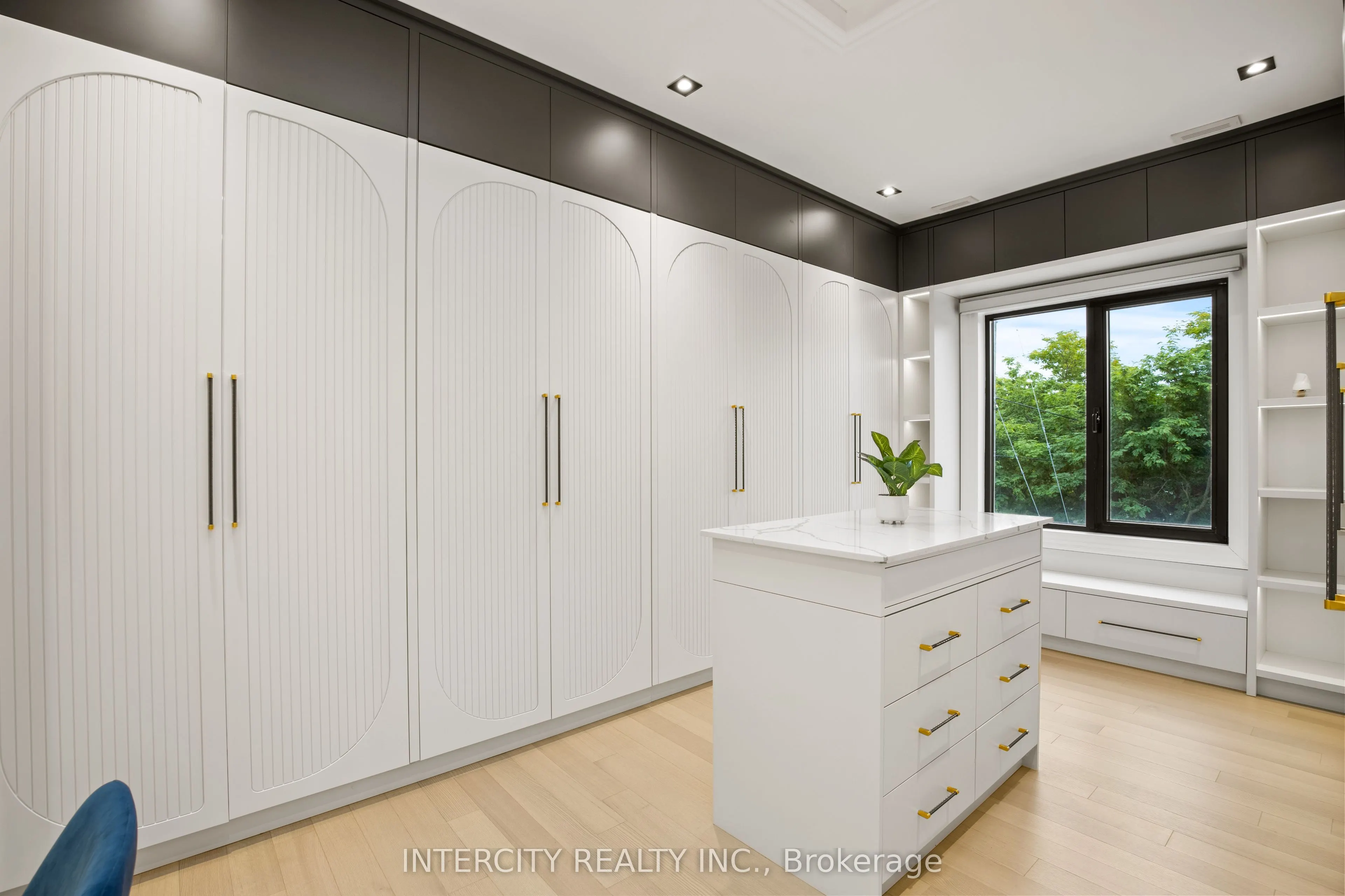 1 Silvergrove Road