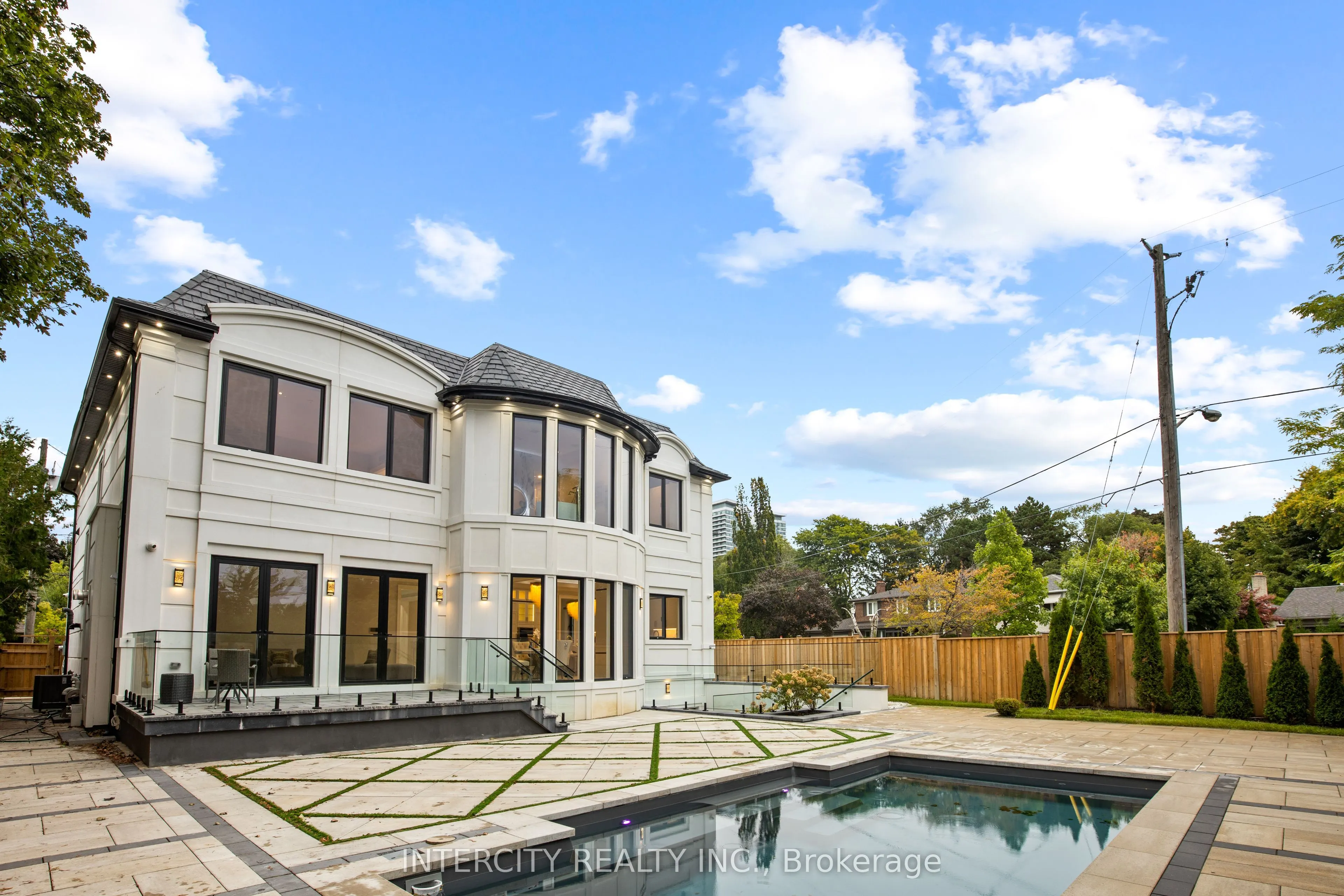 1 Silvergrove Road