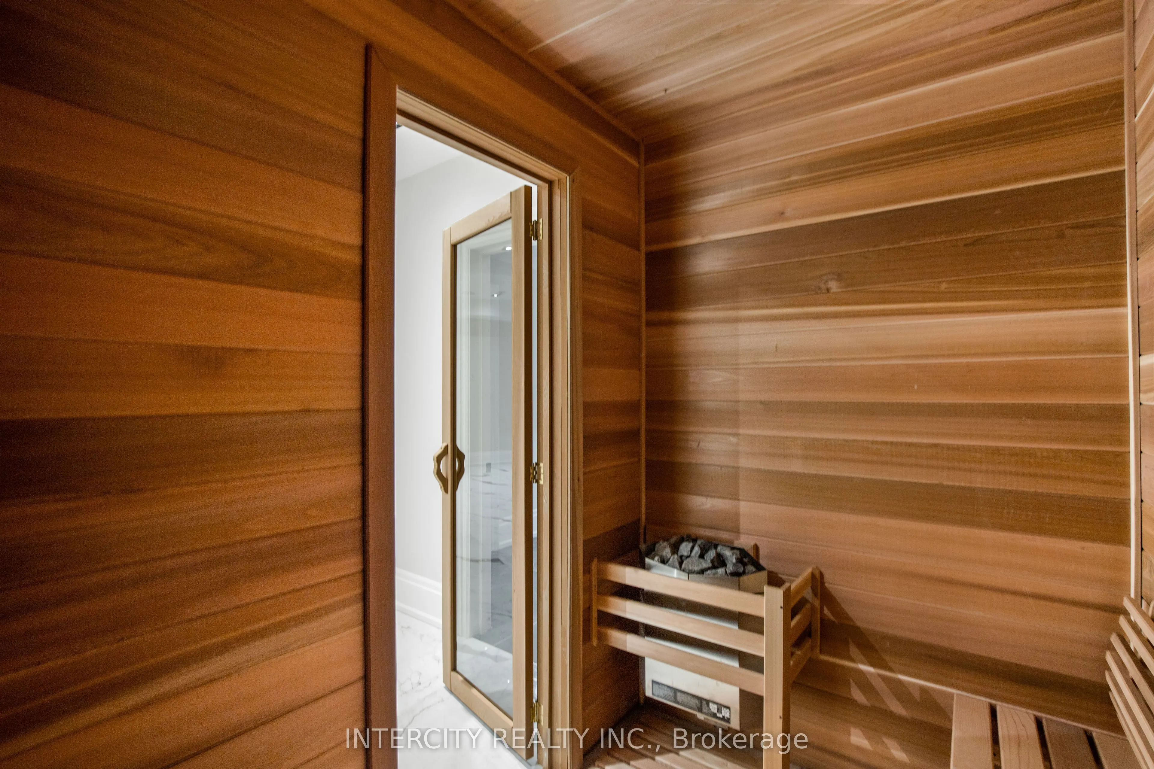 1 Silvergrove Road