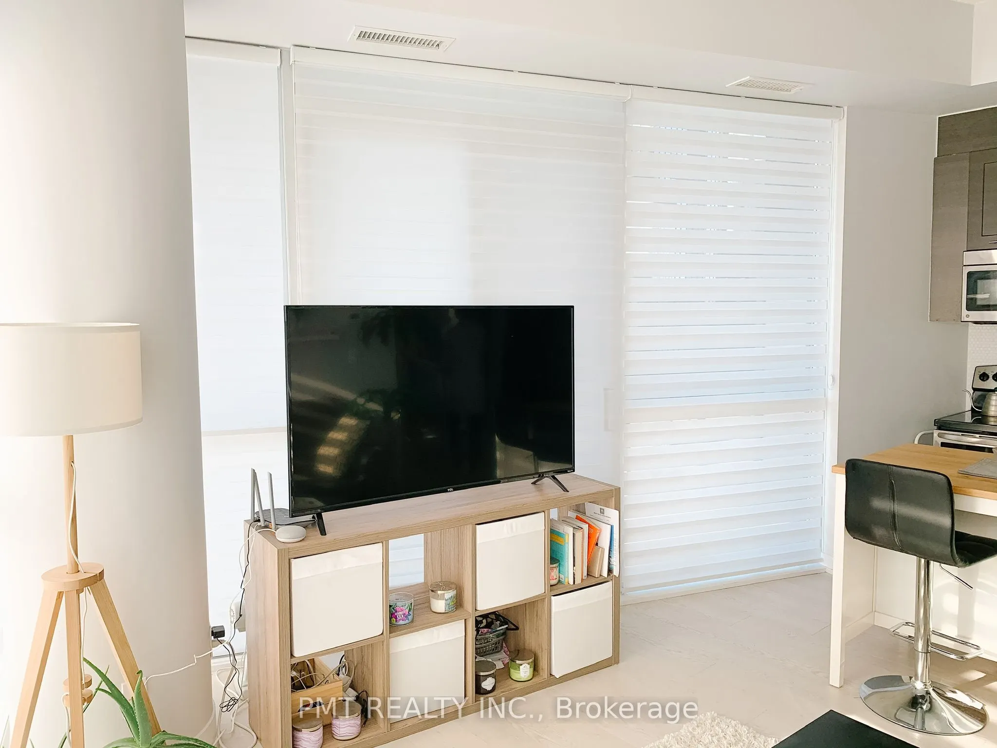 20 Bruyeres Mews, #803