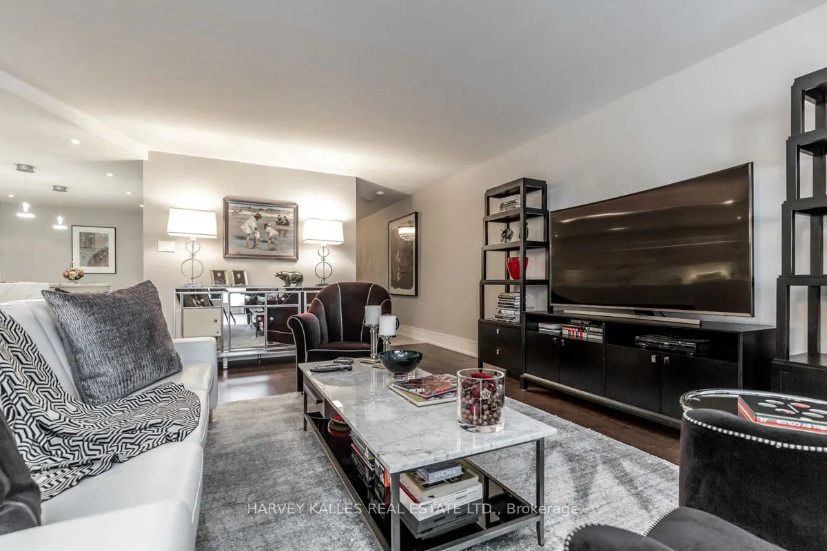 110 Bloor Street W, #1309