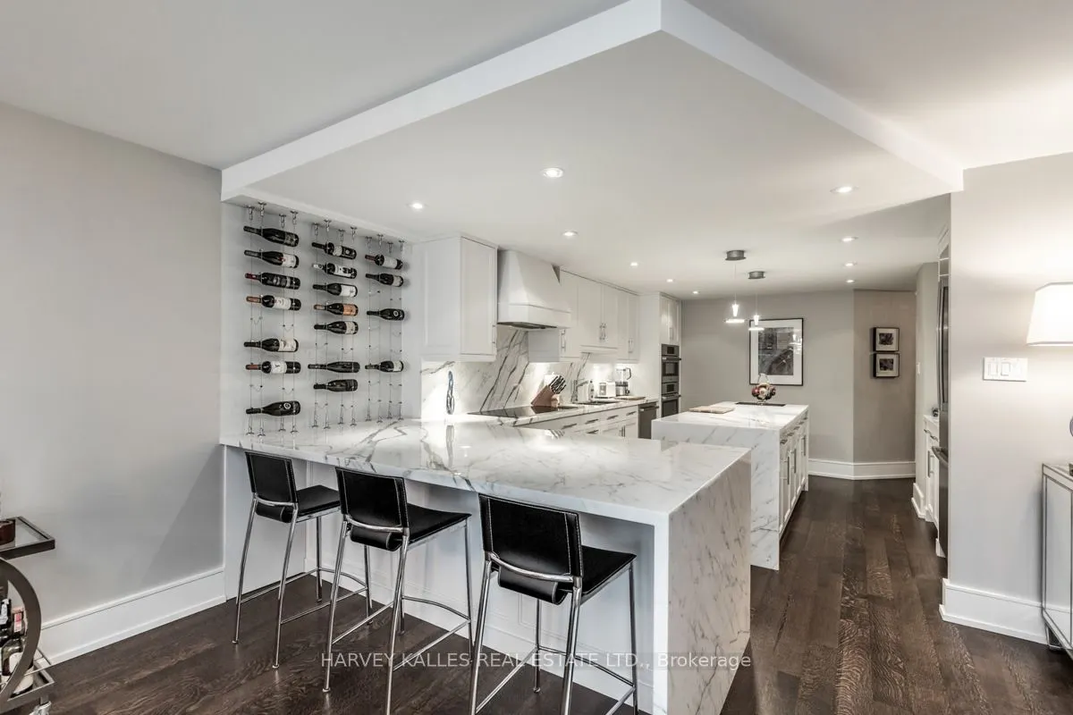 110 Bloor Street W, #1309