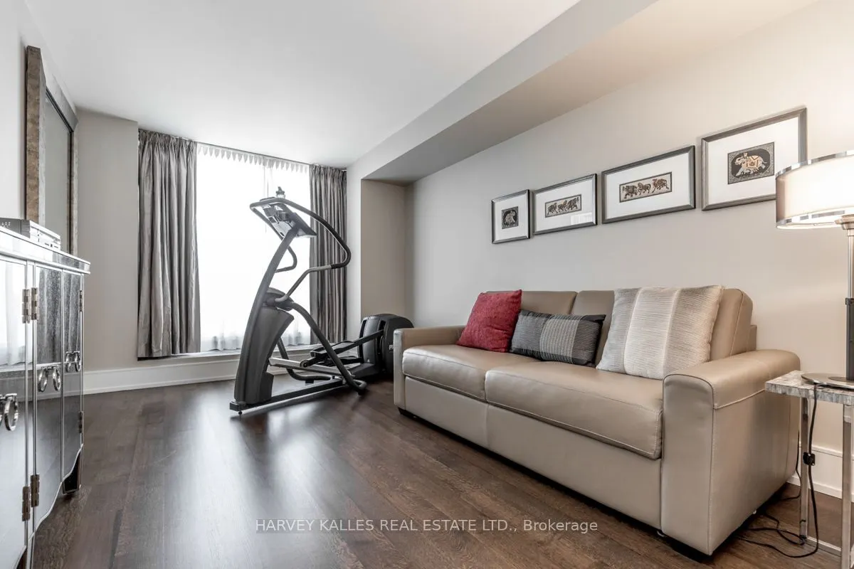 110 Bloor Street W, #1309