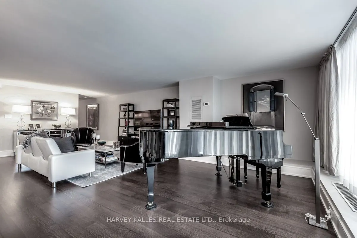 110 Bloor Street W, #1309