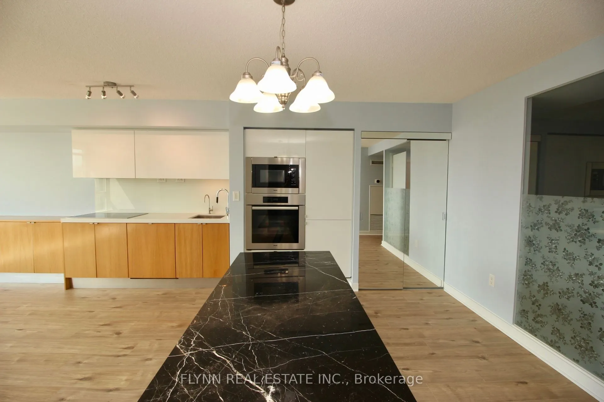 151 dan leckie Way, #801
