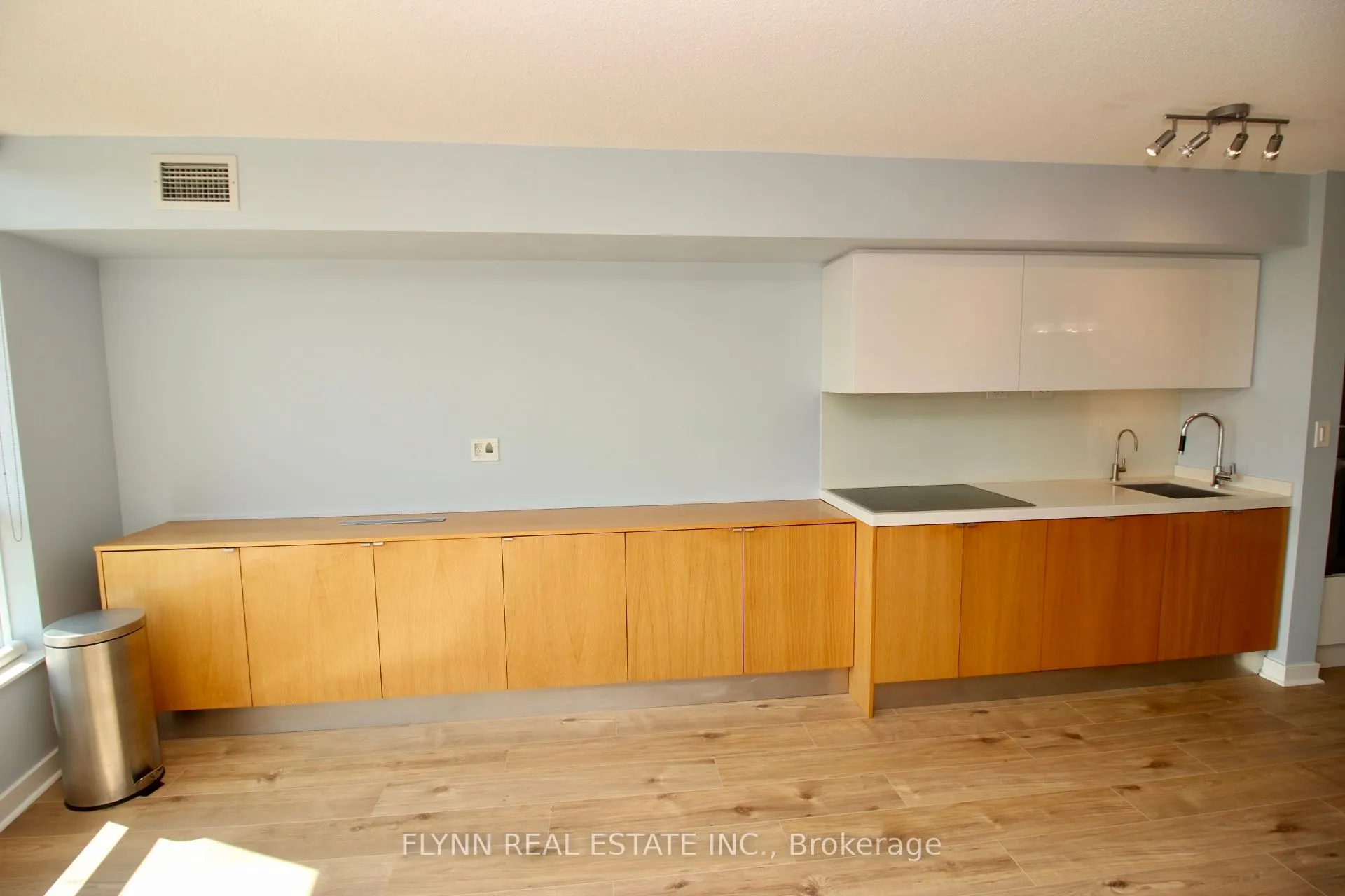 151 dan leckie Way, #801