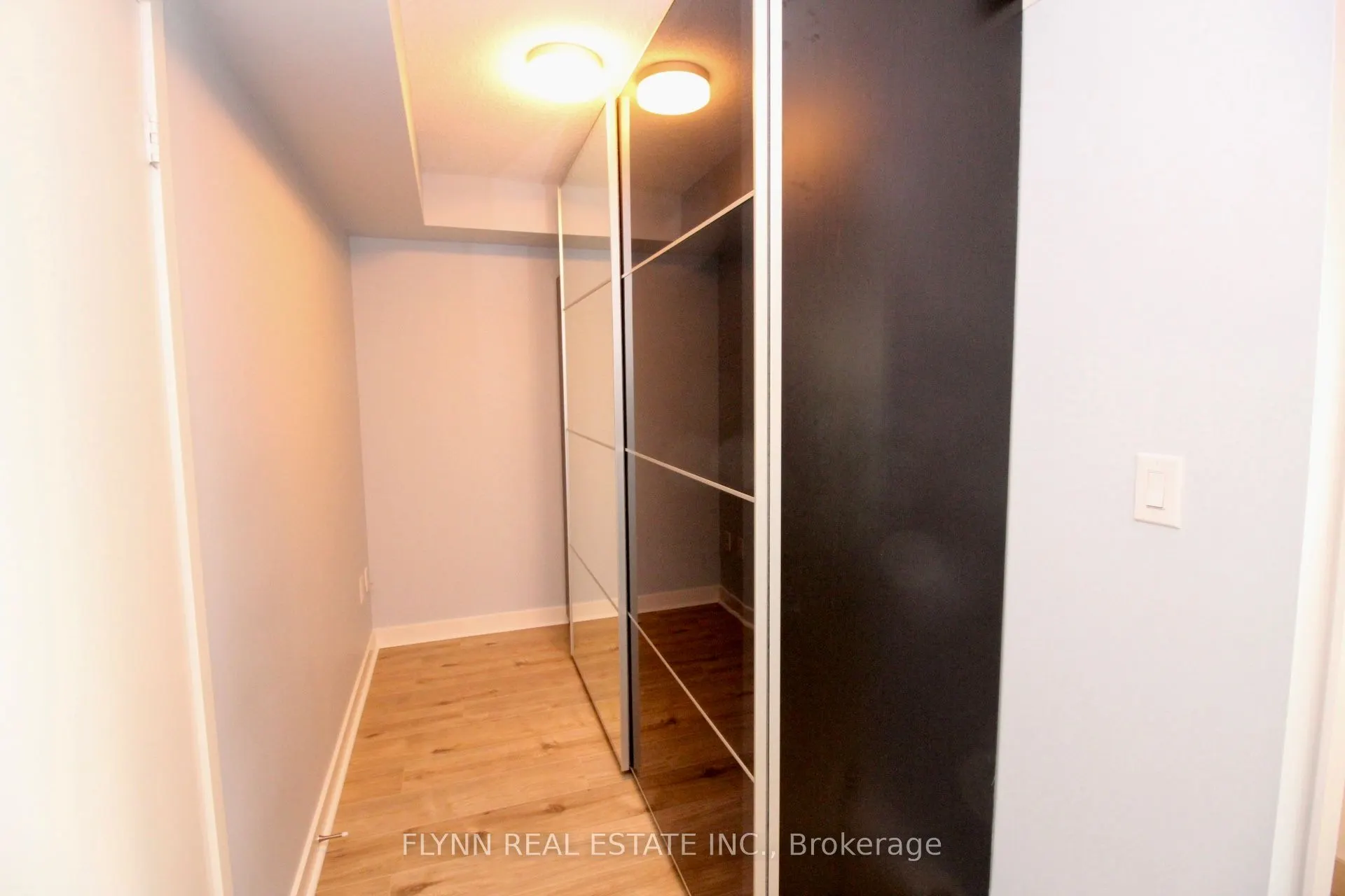 151 dan leckie Way, #801