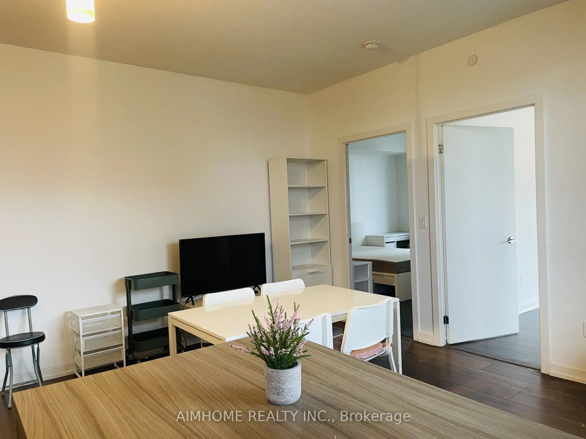 52 Forest Manor Road, #905