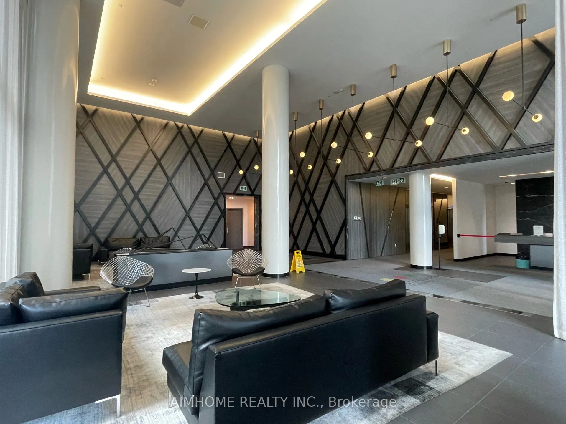 52 Forest Manor Road, #905