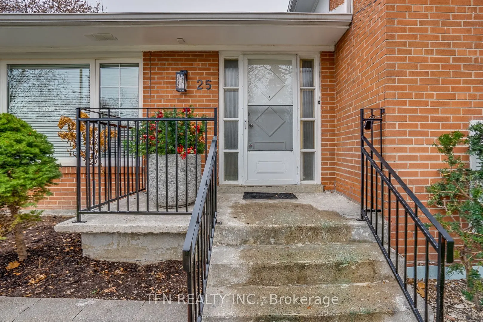 25 Karen Road, #Upper
