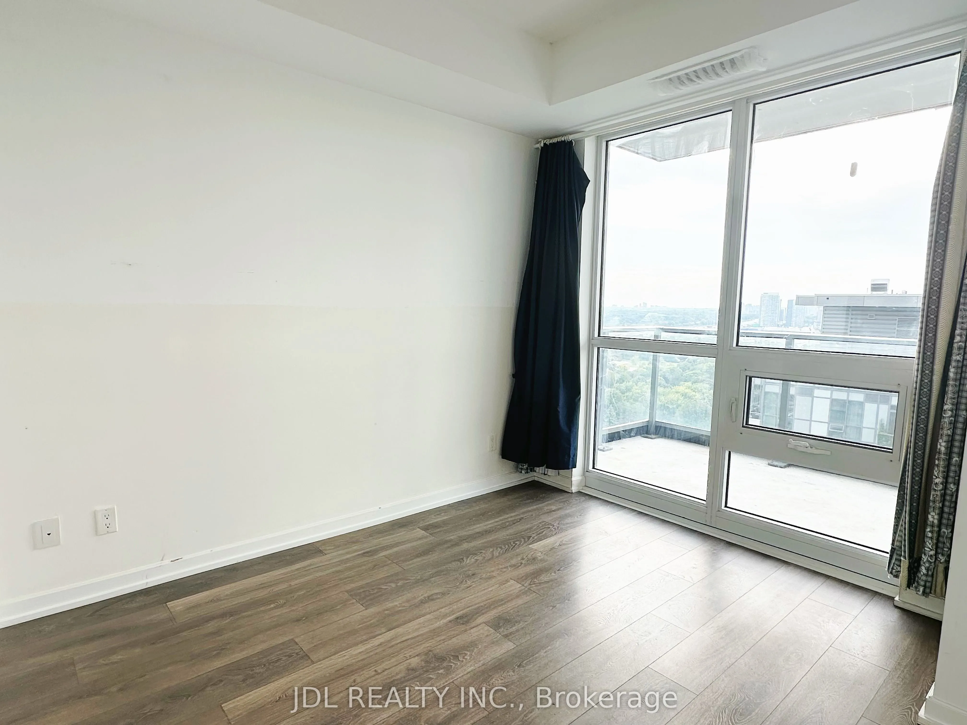 56 Forest Manor Road, #1505