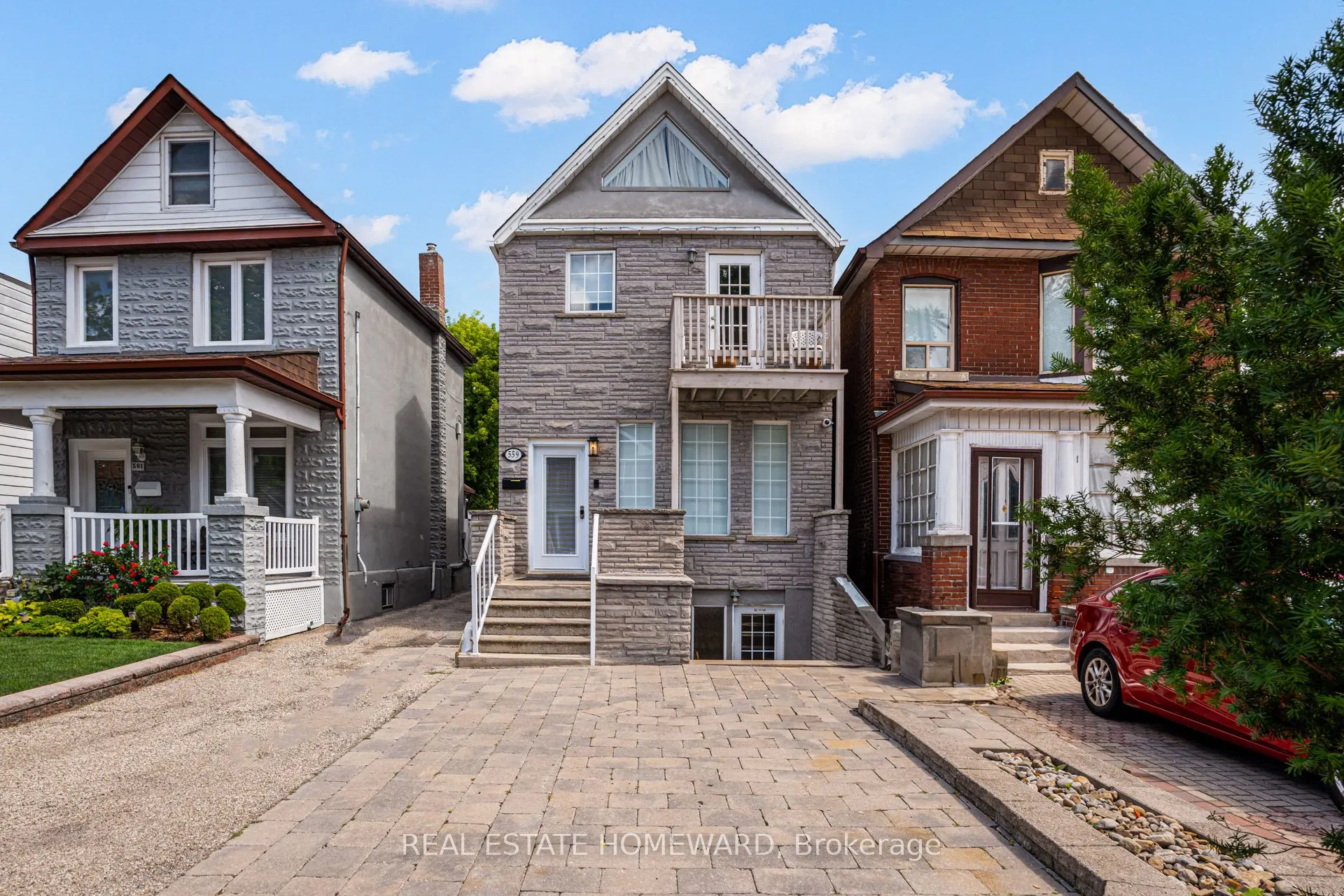559 Delaware Avenue N, #Lower