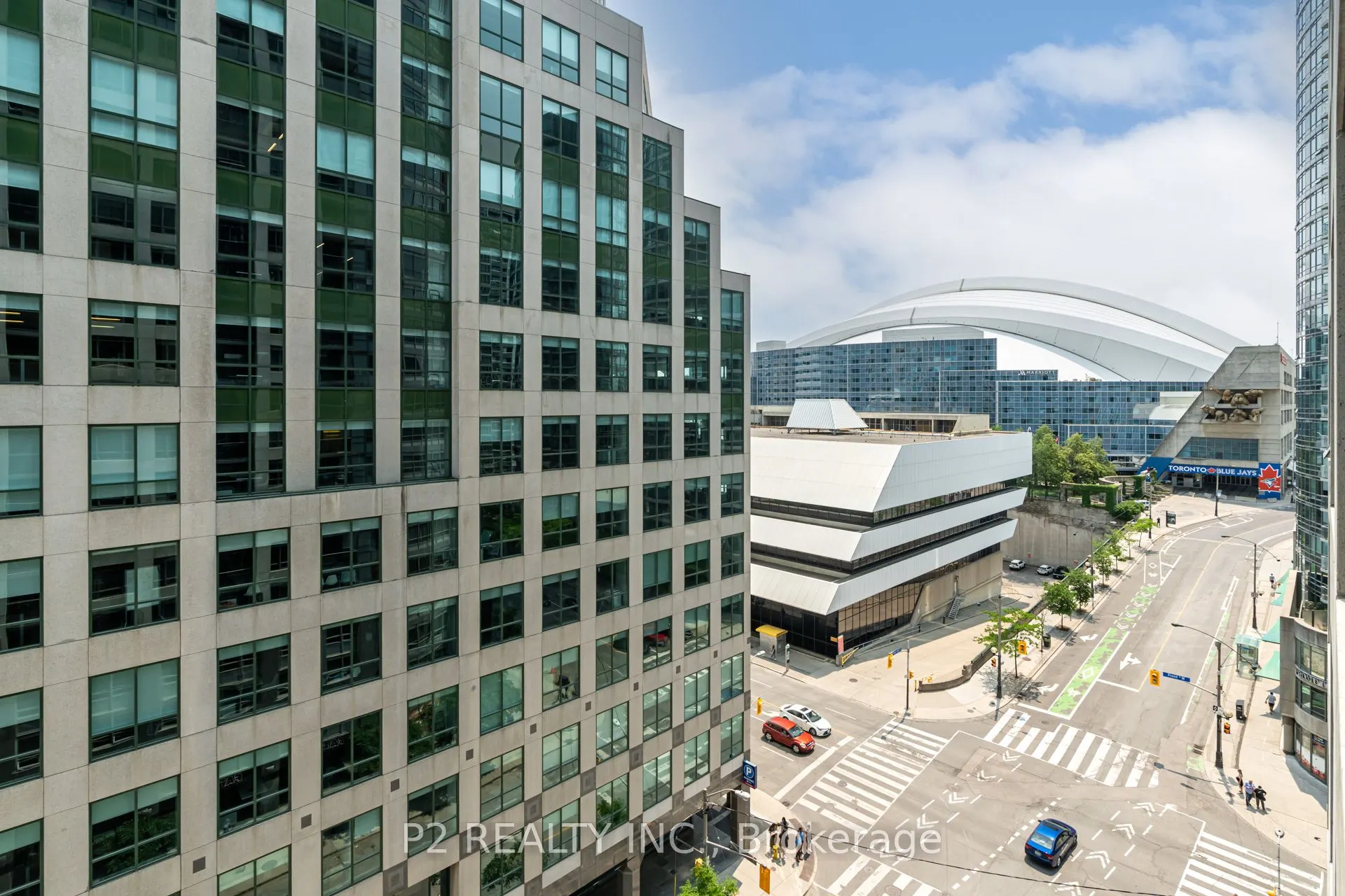 20 Blue Jays Way, #1011